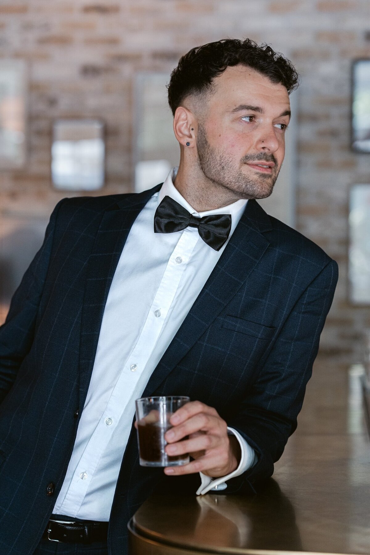 TheHoxtonHotel-timeless-romantic-luxury-wedding-modern-groom-london-portrait-photography