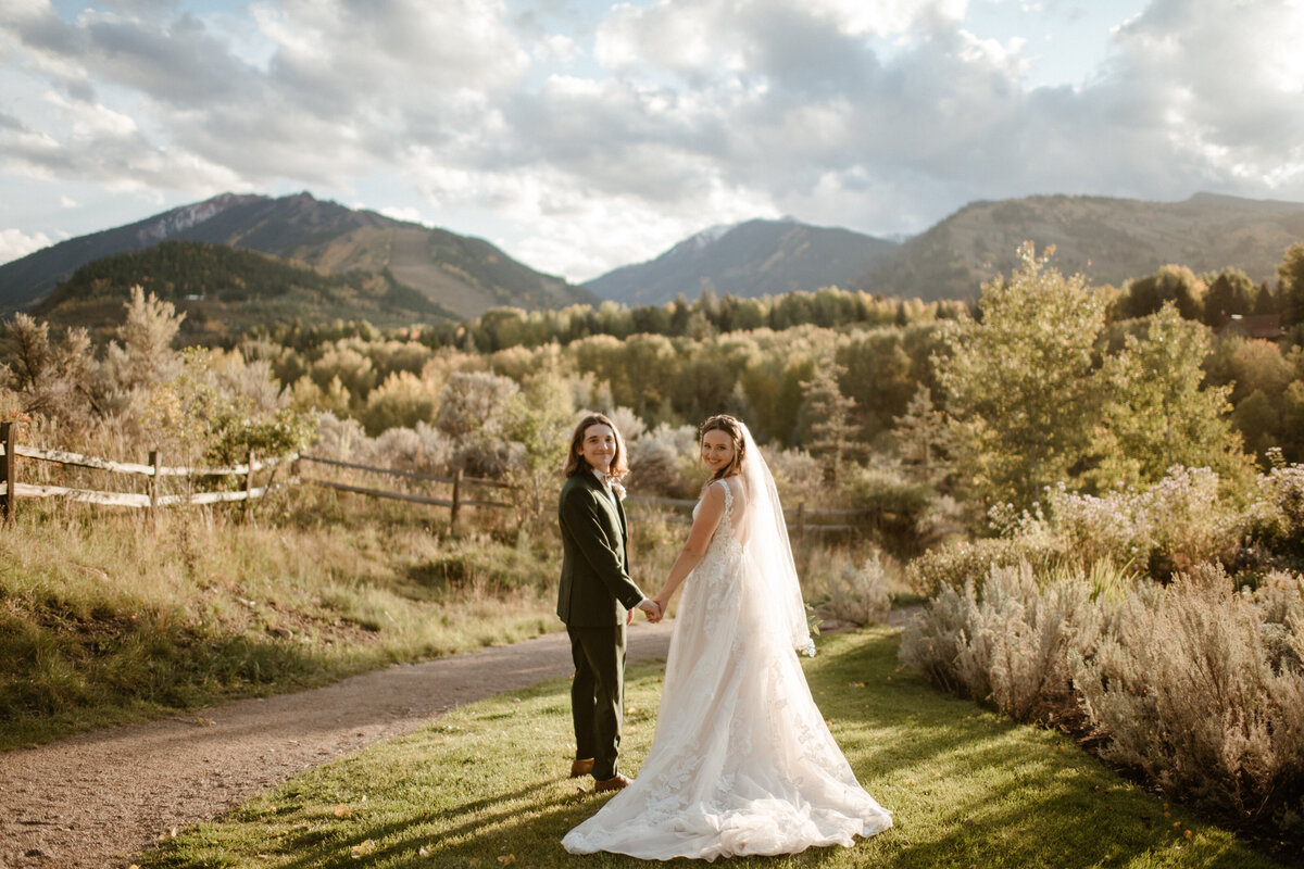 inviting-modern-nature-inspired-wedding-aspen