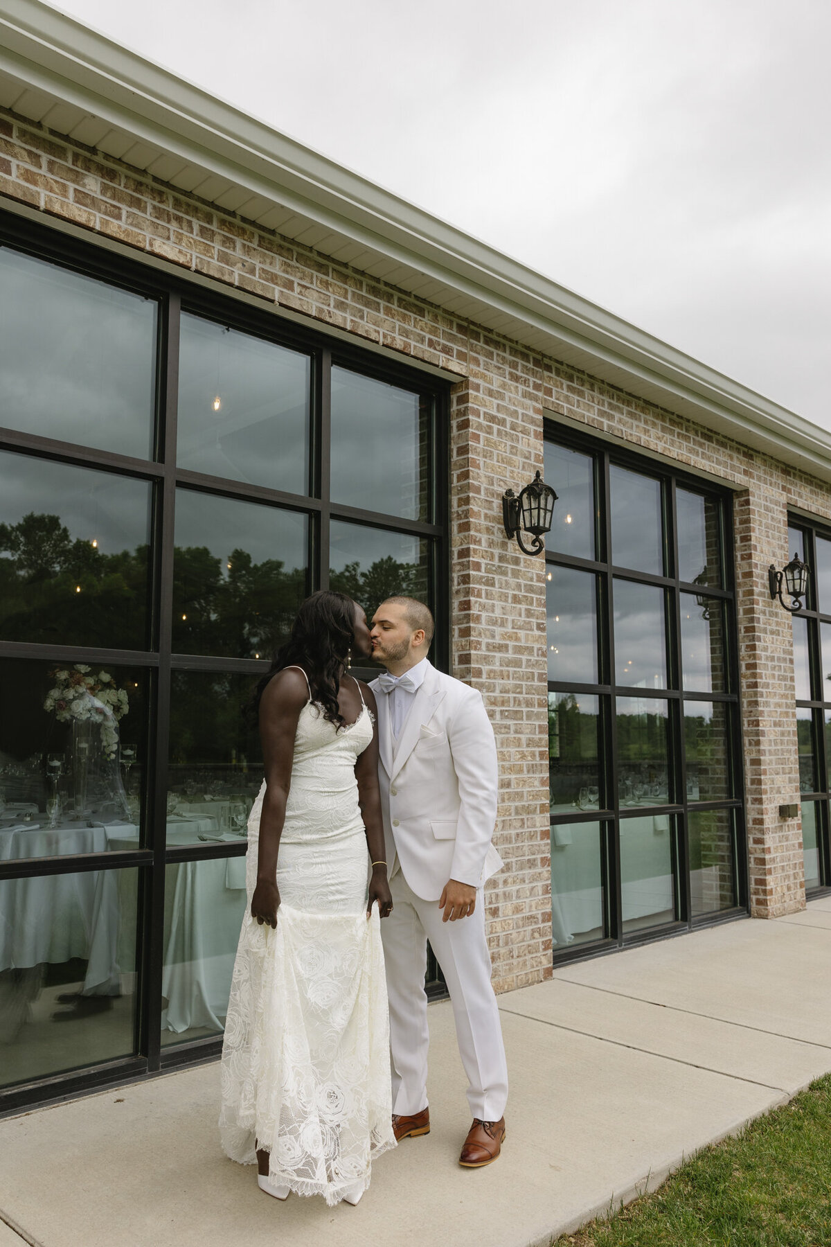 Documentary Wedding Photographer South Dakota, RCC Photography, The Atrium by Blue Haven Barn Sioux Falls Wedding Venue-14