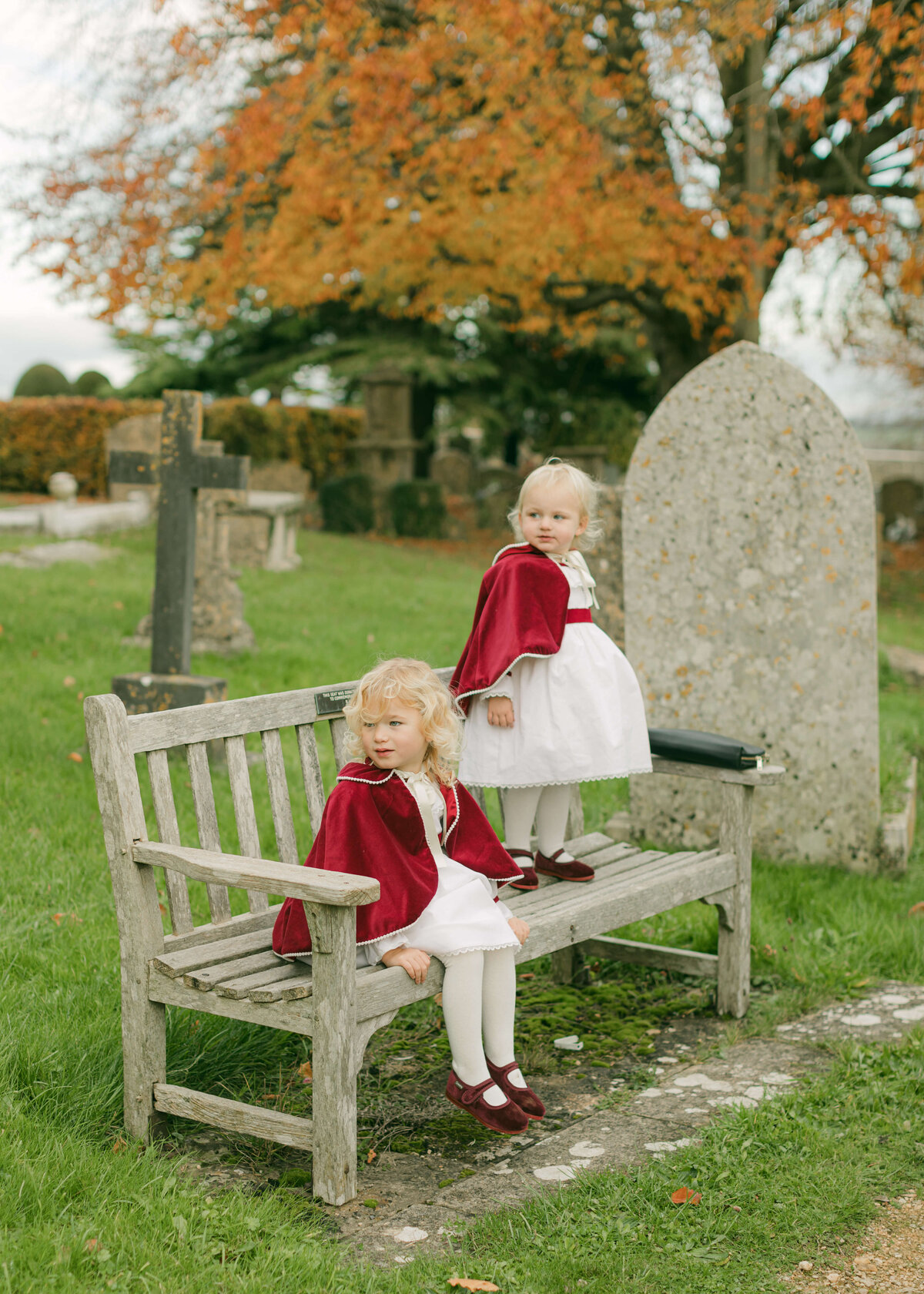 chloe-lowe-wedding-euridge-manor-cotswolds-flower-girls