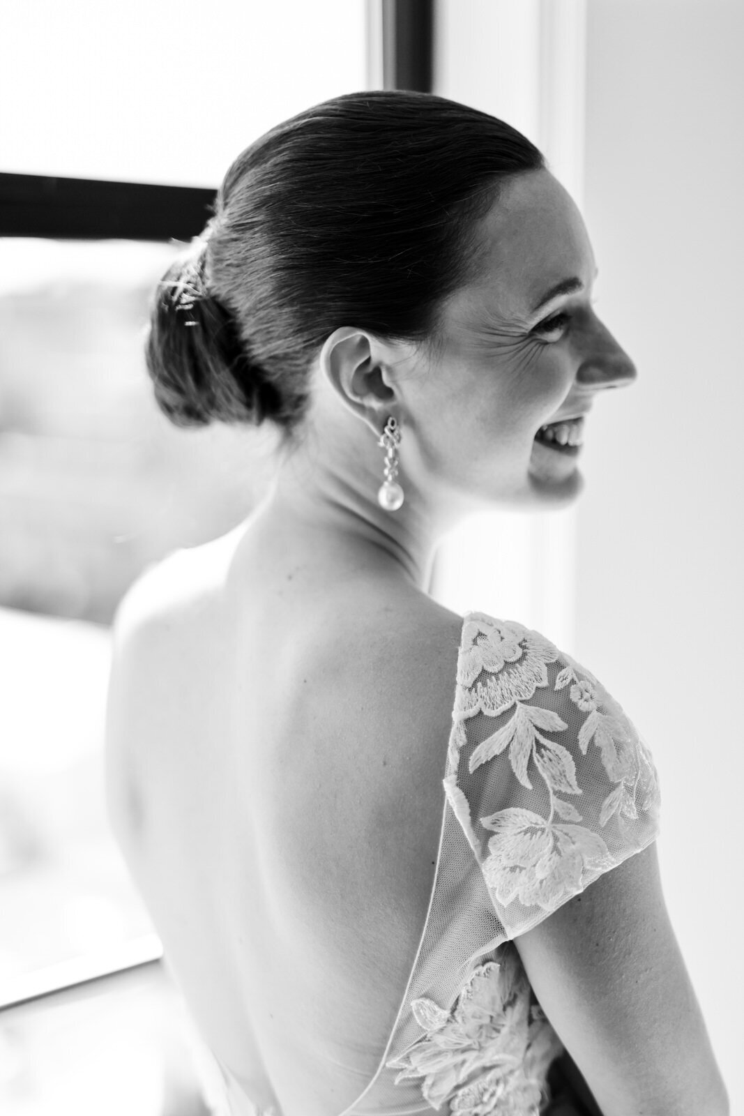 Classic getting ready wedding portraits at the modern DC wedding venue, the Line Hotel.