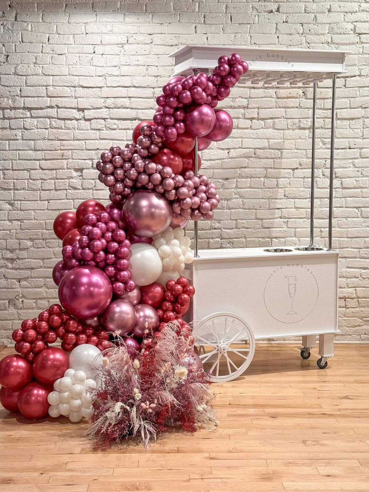 charlotte-balloon-decorations-the-chic-bash (3)