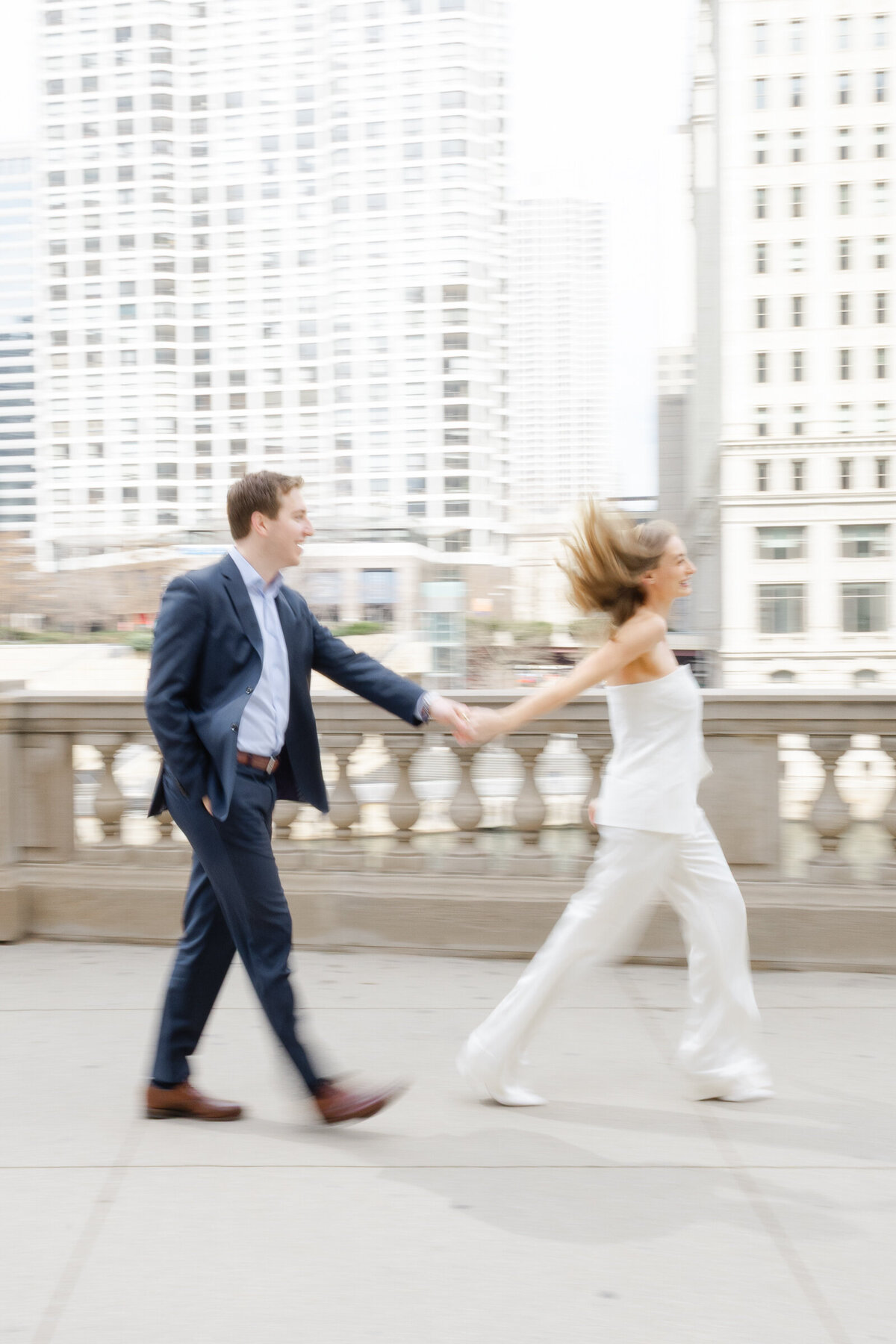 engagement-session-candid-soft-focus-chicago