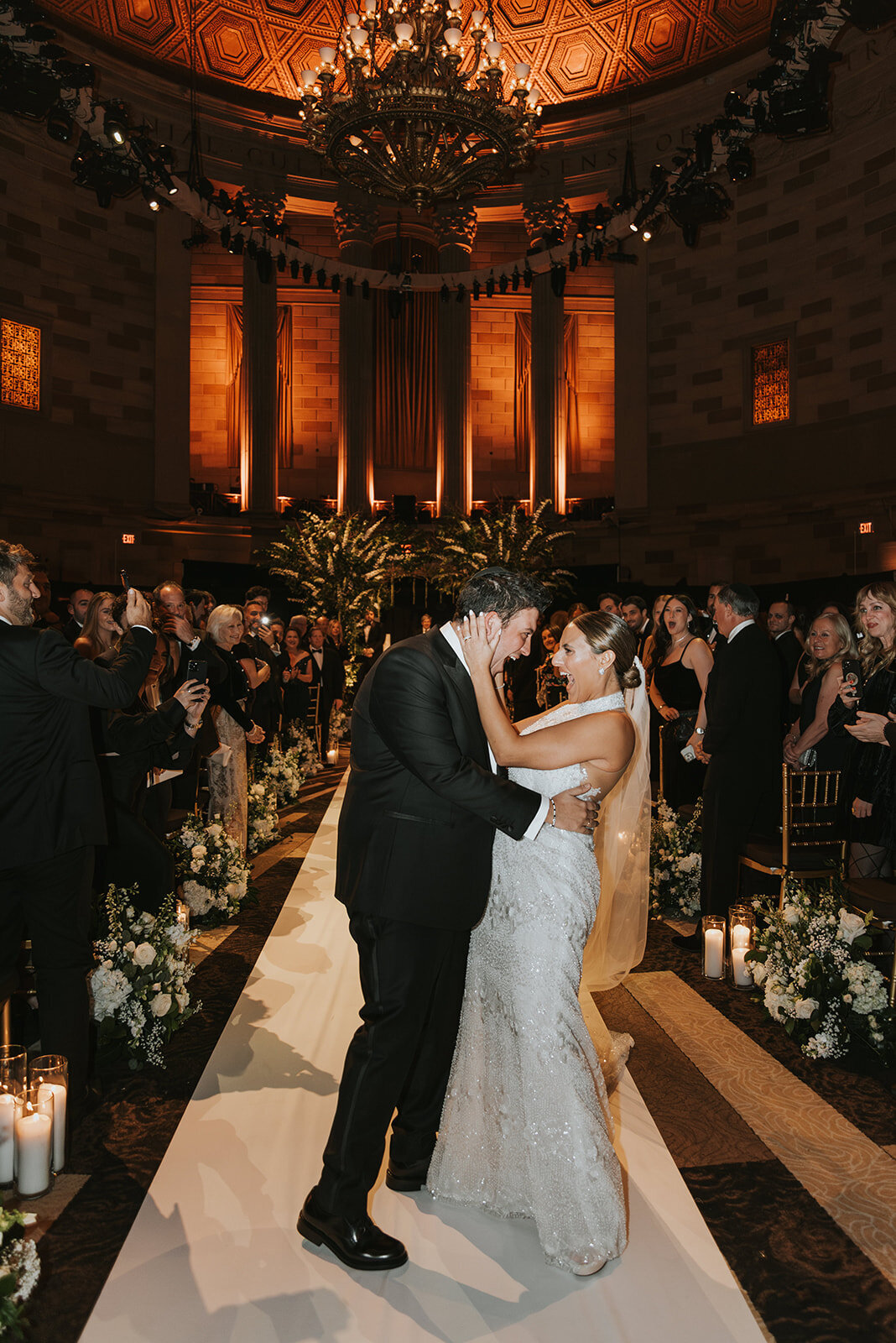 CORRIE-ZACH-NYC-WINTER-WEDDING-AT-GOTHAM-HALL_PHOTOS_BY_MARIA_B_LUNG_0788