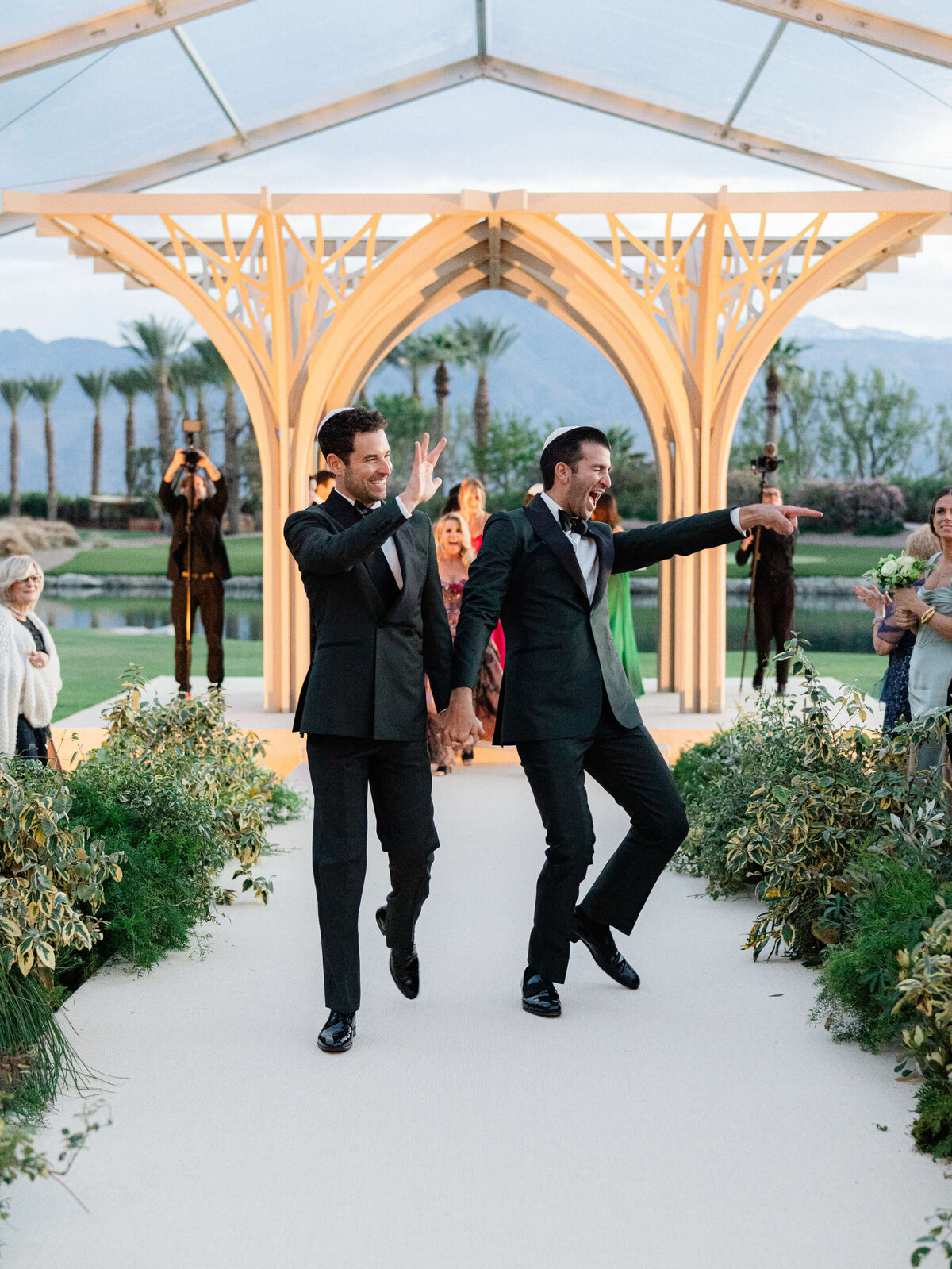73-KT-Merry-Palm-Desert-Wedding-Matthew-Stephen