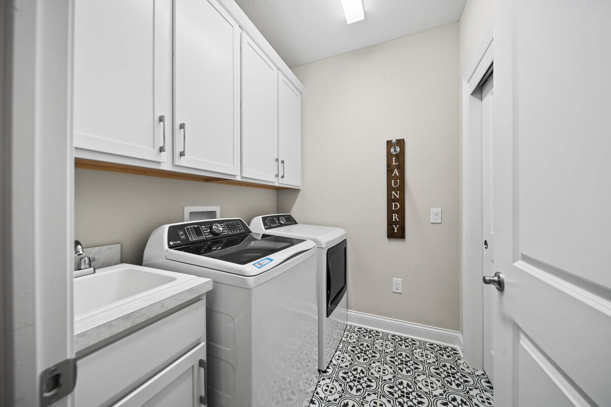 51-web-or-mls-A7403617