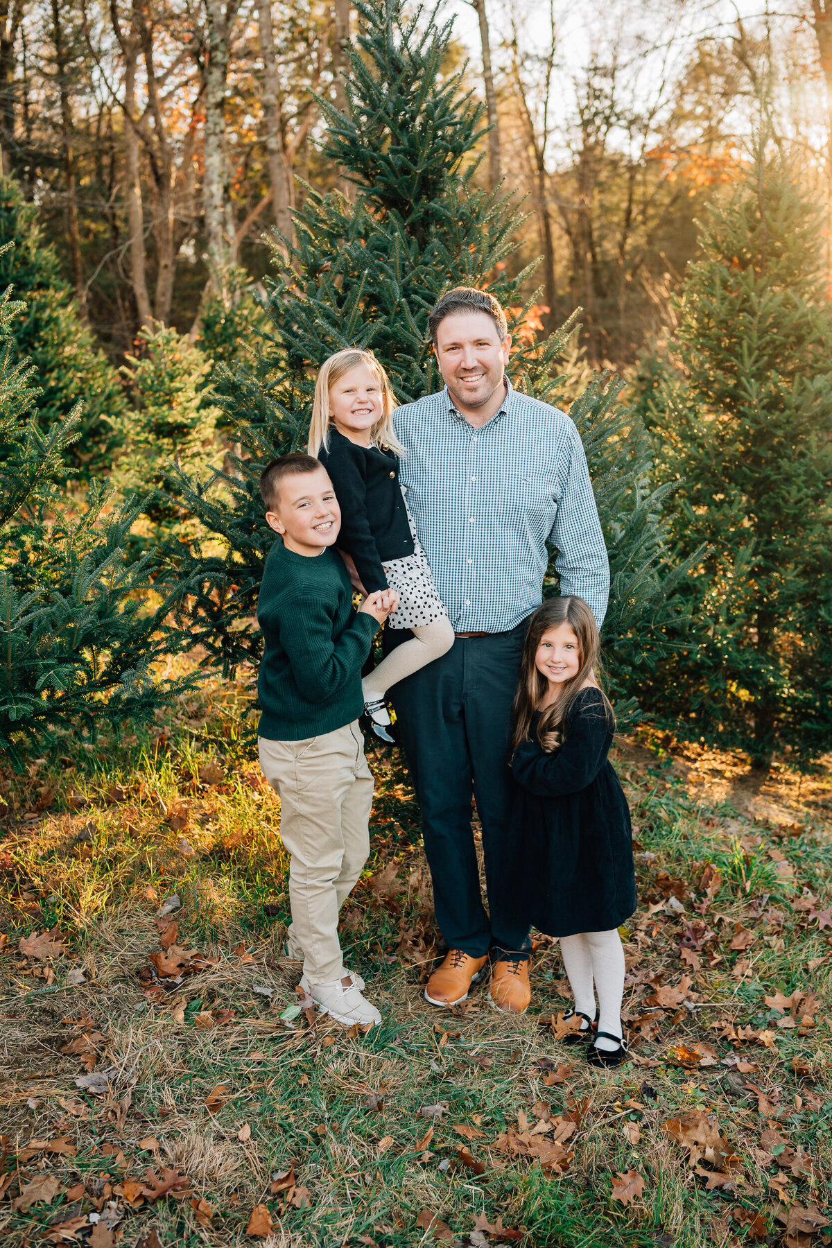 Christmas Tree Farm Mini Sessions | Connecticut Family Photographer-8