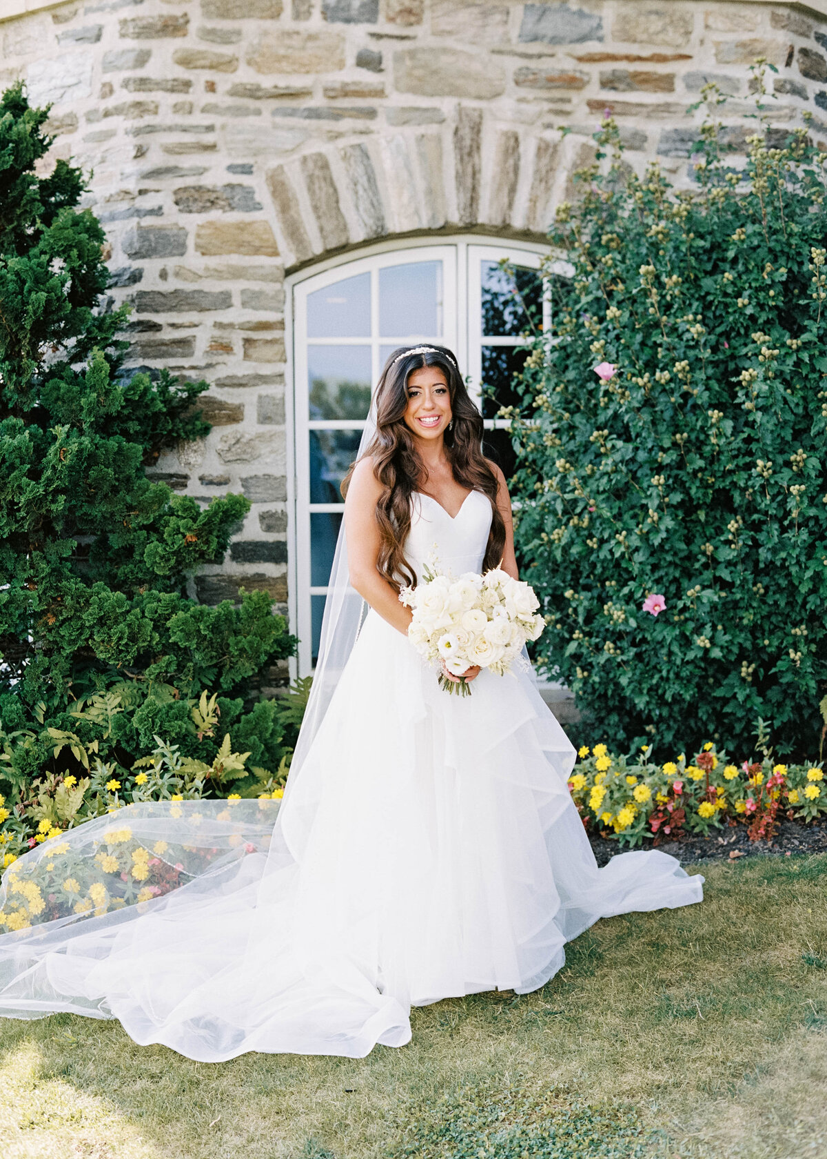 Huntingdon-Valley-Country-Club-Wedding-Bride-Groom-Photos_058