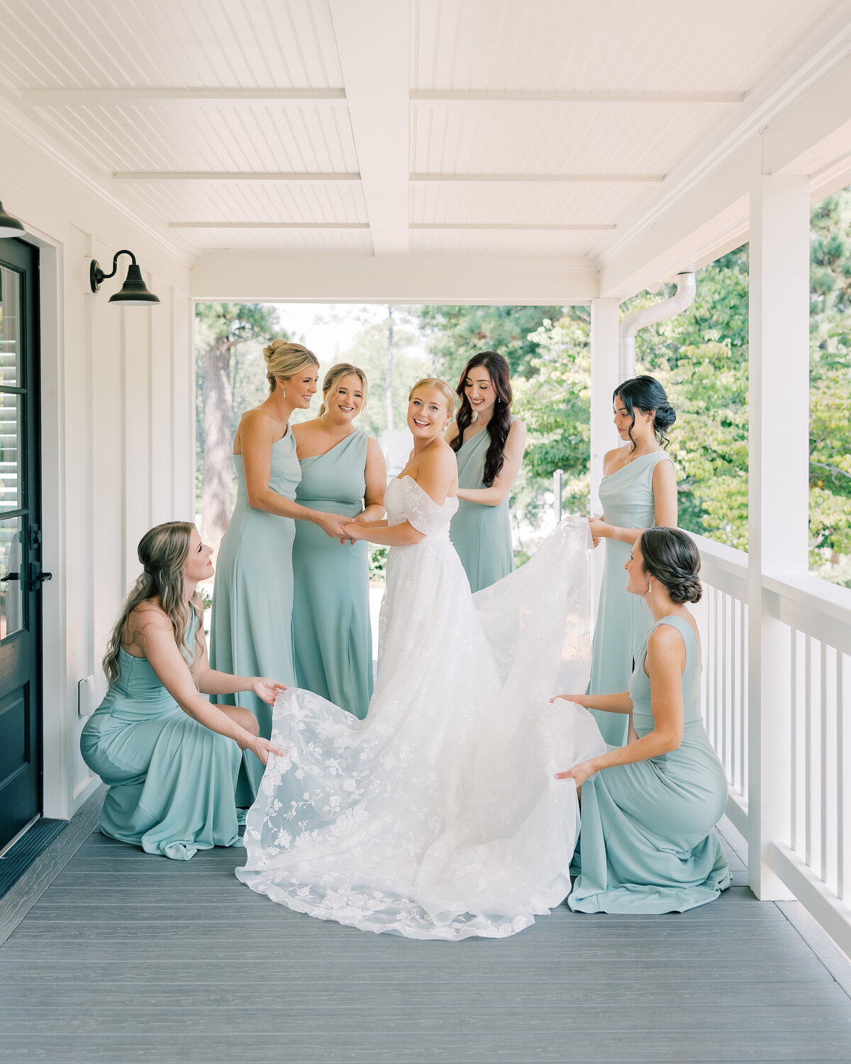 Gorgeous summer bride chose Georgia's premier beauty team to serve her