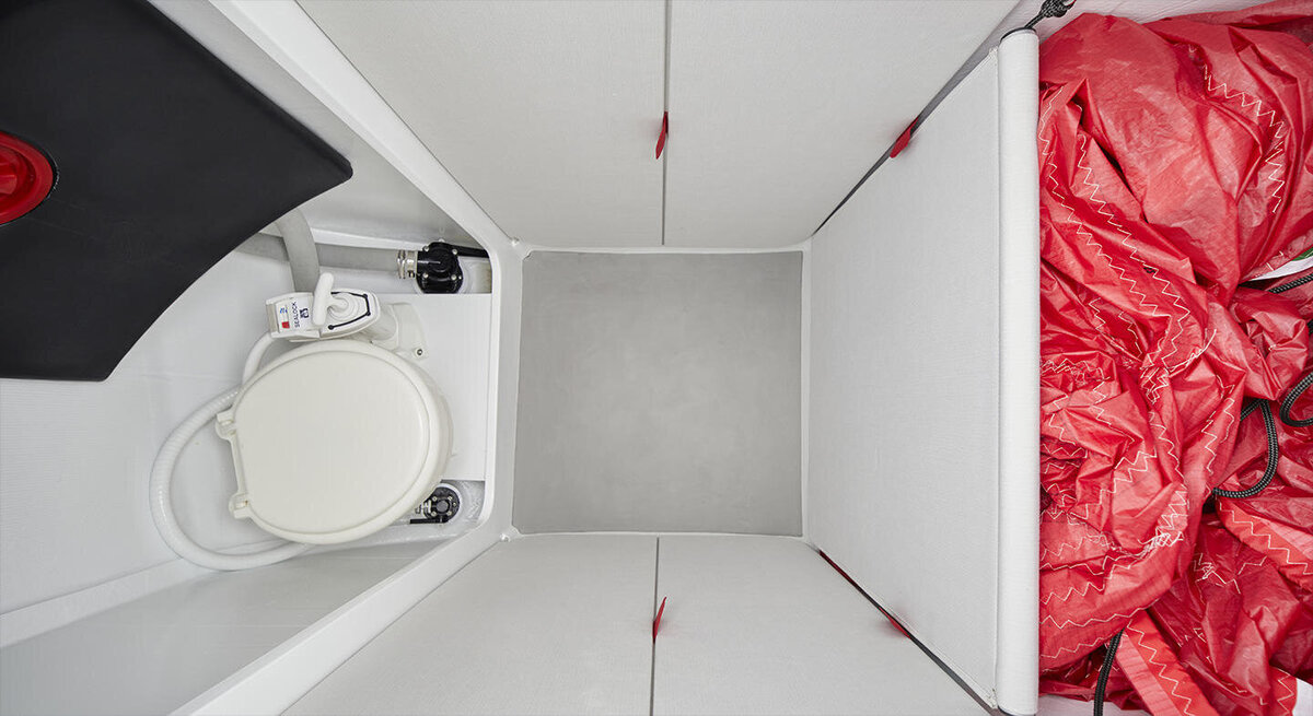 beneteau-first-27SE-interior-4