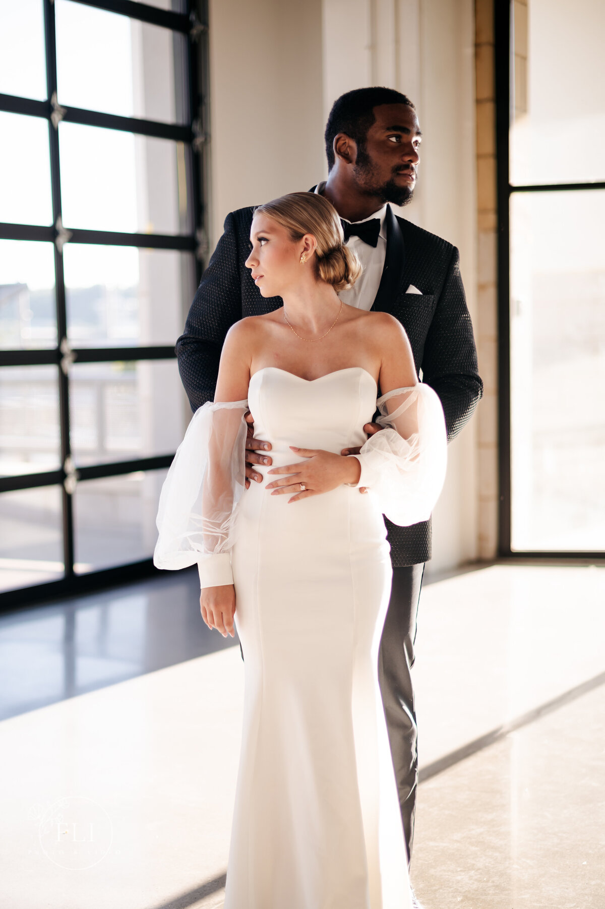 sample space wedding venue cincinnati photographer and videographer 201