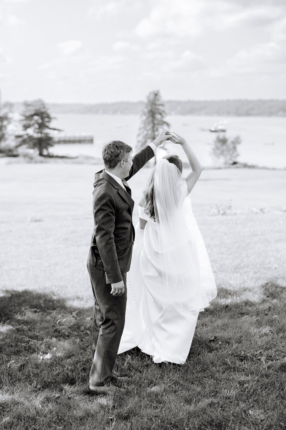 Cheery_Yellow_Blue_Seaside_Island_Maine_Wedding_Chebeague_Island_Inn_0042