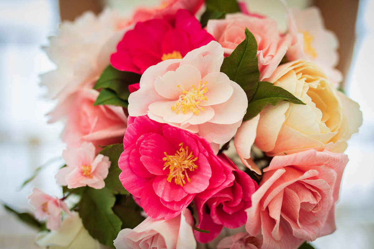 Realistic paper rosesand camellias