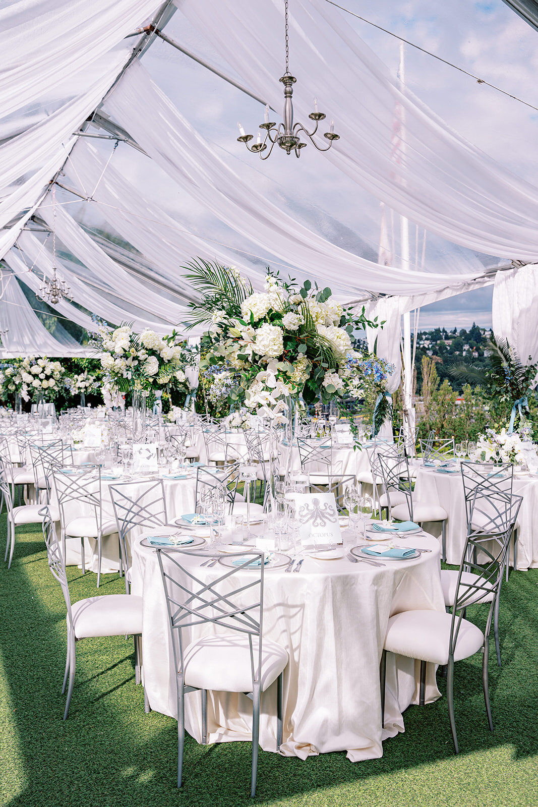 Luxurious-White-Admirals-House-Wedding-Flora-Nova-Design-Seattle-00039