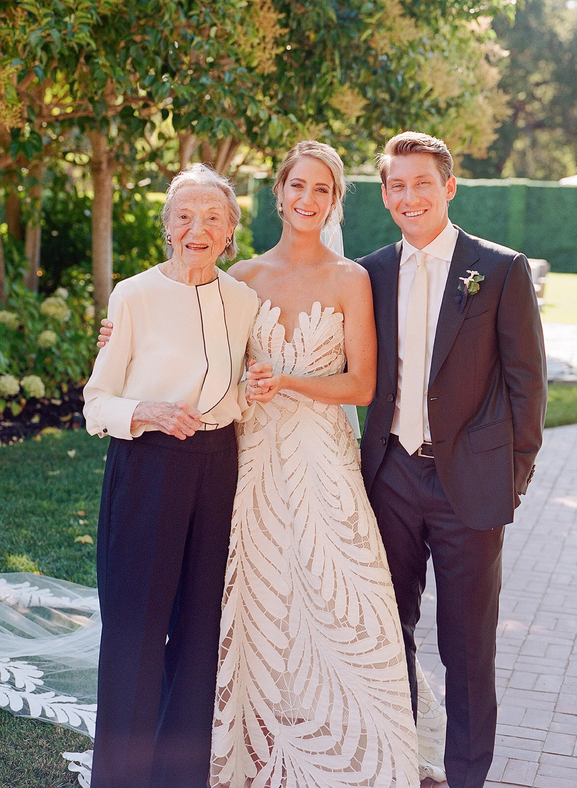 meg-smith-photography-sculpture-garden-private-estate-wedding-033