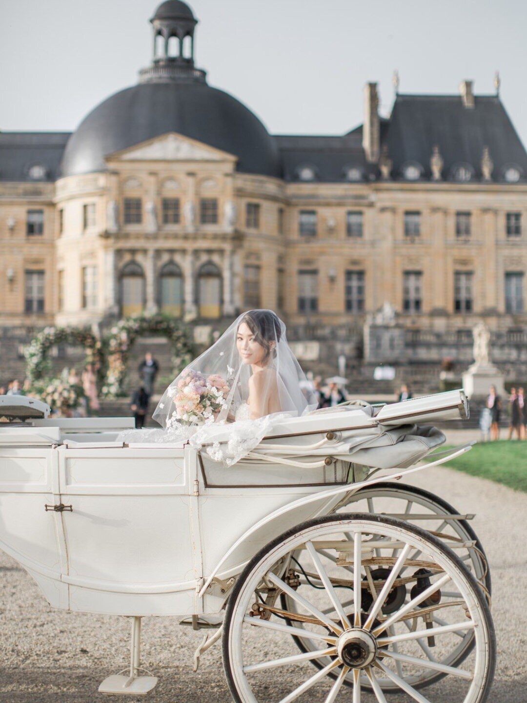 Fairytale Castle Wedding Chateau de Vaux-le-Vicomte France by @alejandrapoupelevents 13