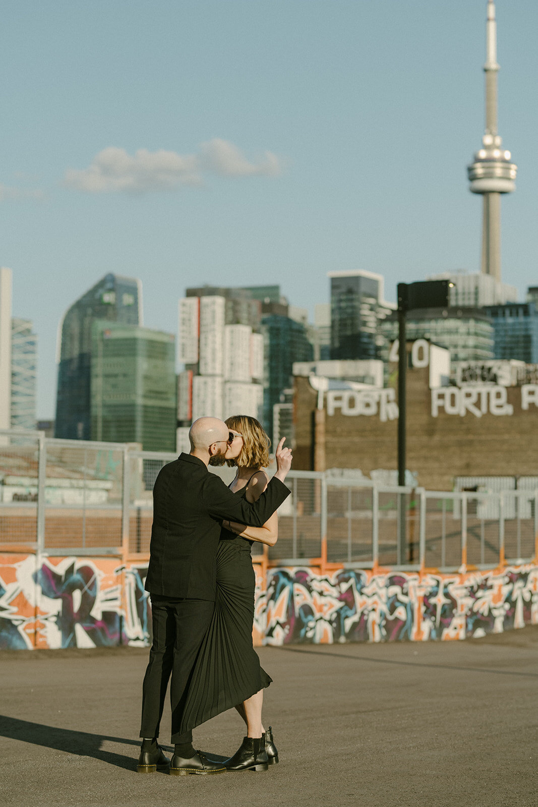 toronto-city-elopement-kensington-market-freespirited-romantic-fun-authentic-wedding-photography-2611