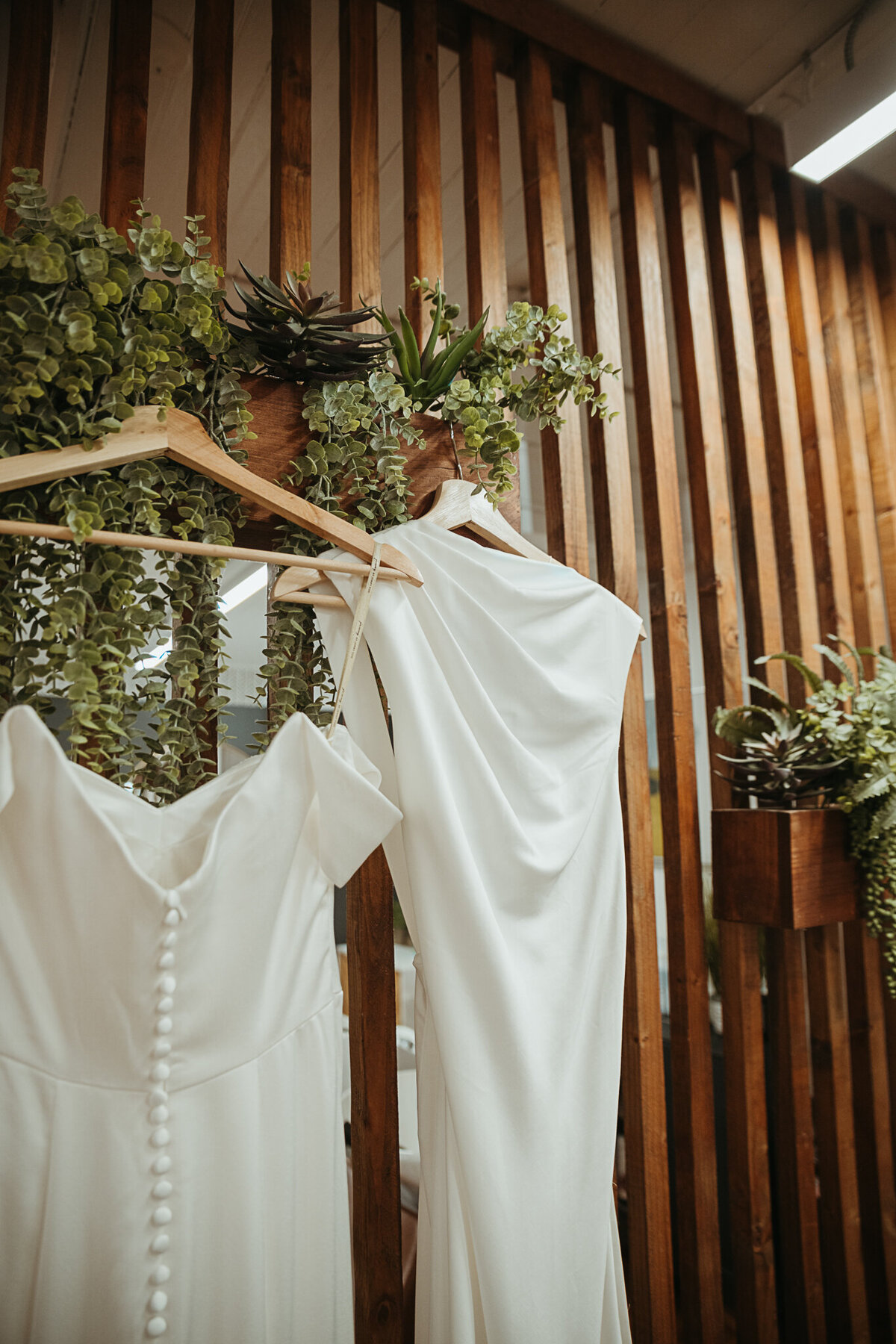 j + j details website-37