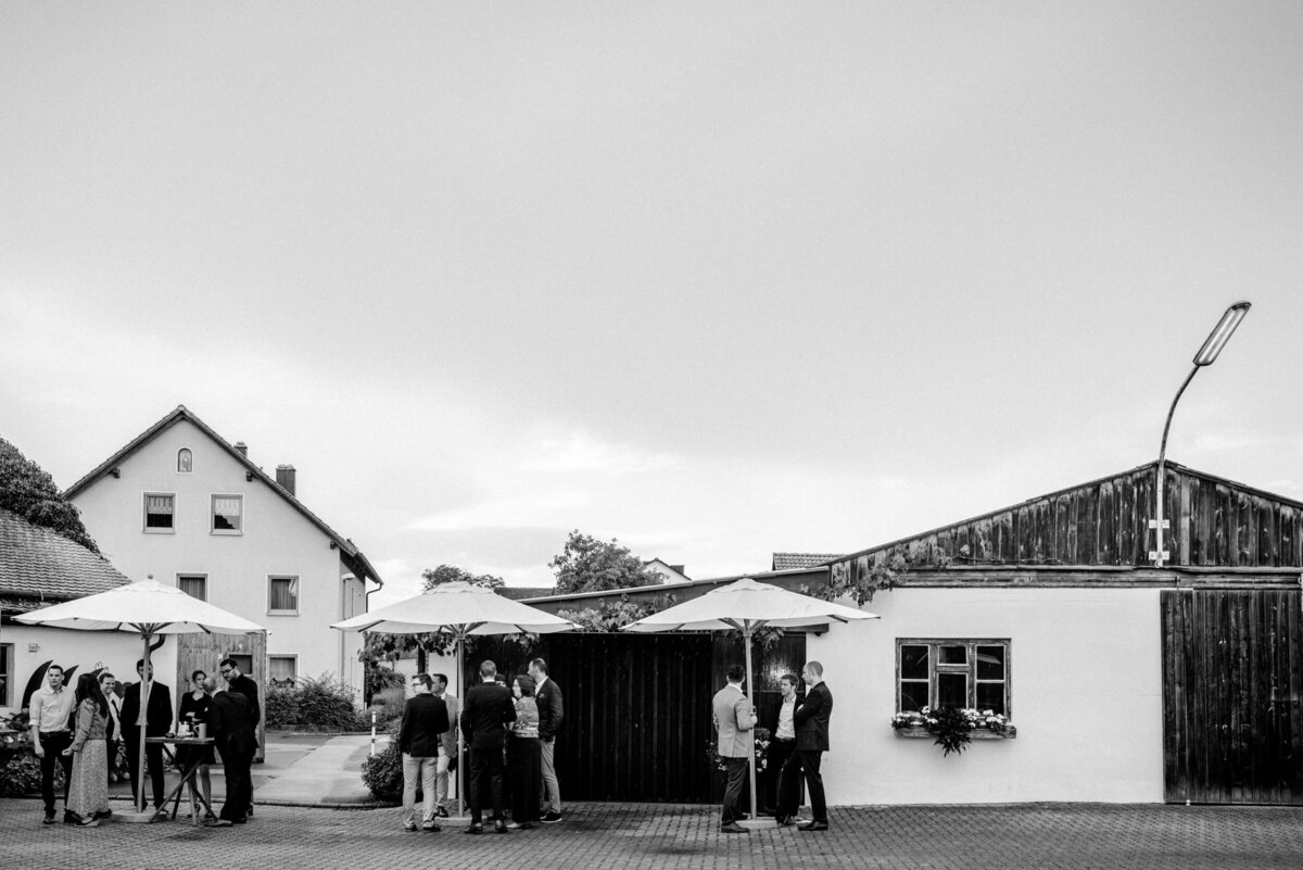 Hochzeit Landgasthof Meier Restaurant Hilzhof bei Nürnberg_Gay wedding photographer SELENE ADORES_221