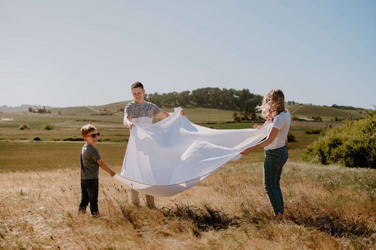 family photography outside of salem oregon by magnolia june visuals