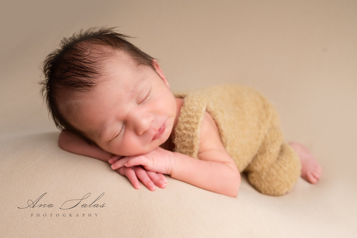 Newborn-Photographer-Edmonton-39