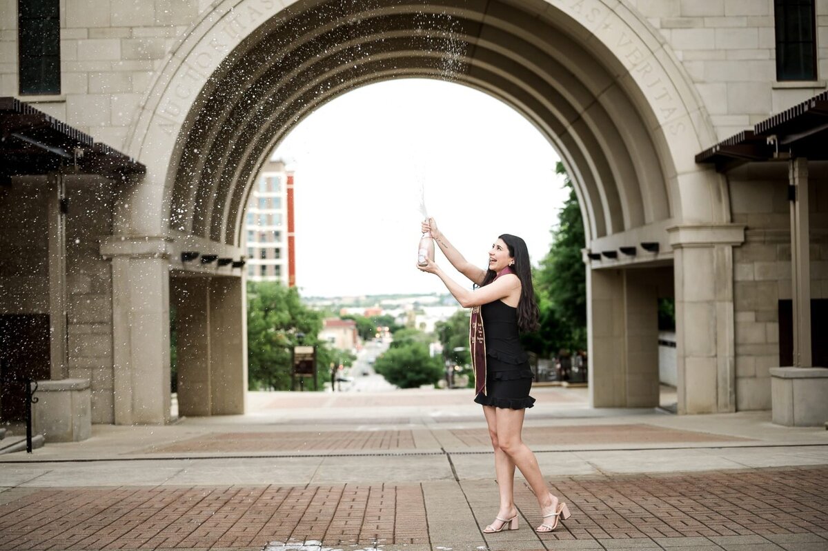 Texas-State-Graduation-Photos-Hannah-24-001-1538x1024