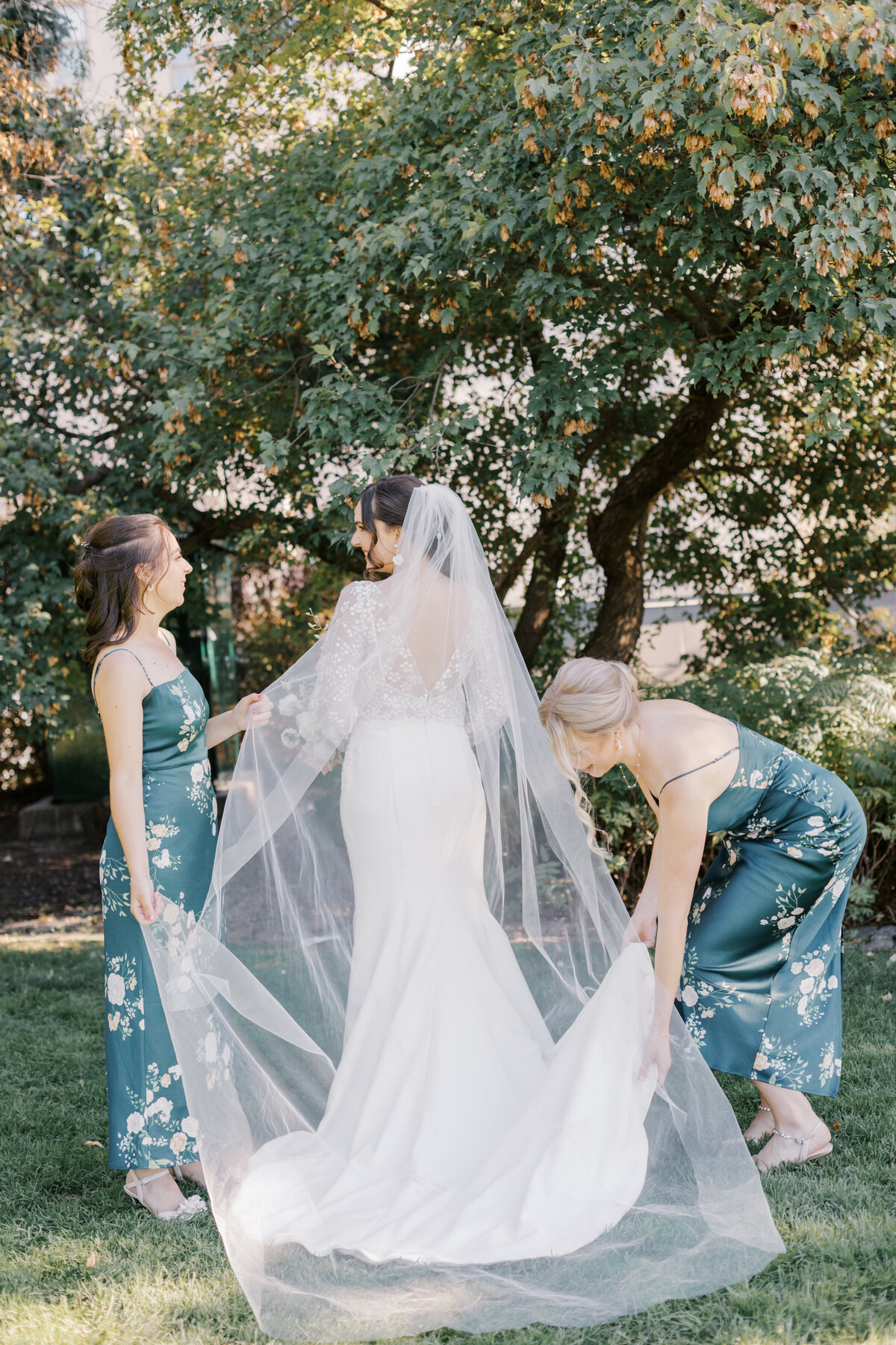 Gabriella & Connor Wedding Sneak Peeks-69