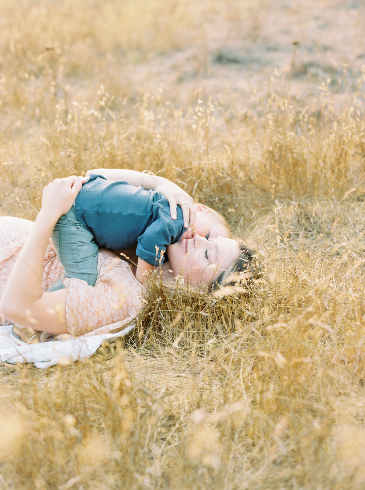 Megan Kawahara Photography San Jose Bay Area California Motherhood Newborn Family Lifestyle Womans Photography Images Portraits Light Airy Film Photos MKPhotography_GaldieriFamily-8