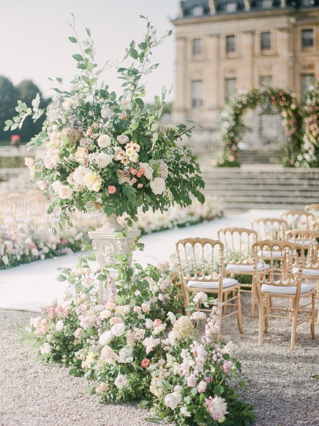 Fairytale Castle Wedding Chateau de Vaux-le-Vicomte France by @alejandrapoupelevents 9