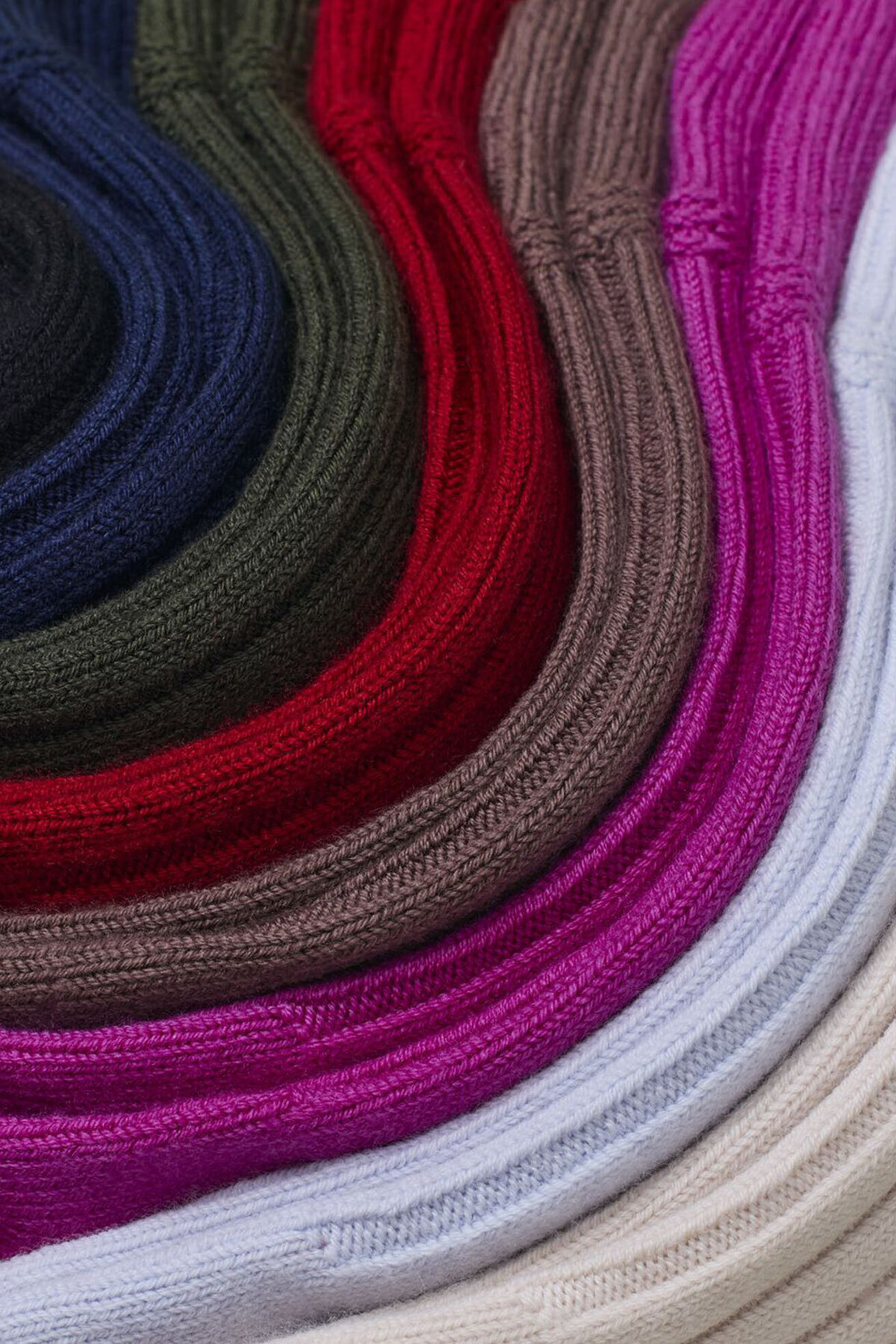2024- Wearing Occasion Gallery_0000_JPG_alt-090 - Unisex_Merino Cashmere_Calf Socks_1_2834