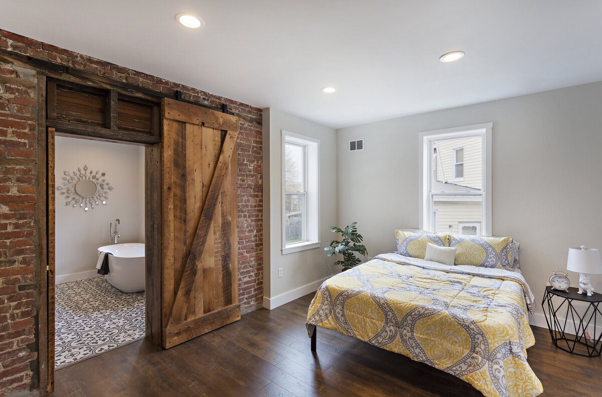 5161_Stanton_Avenue_004