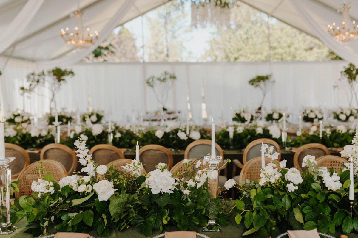 outdoor-garden-hindu-ceremony-tent-dining-florals-chandeliers