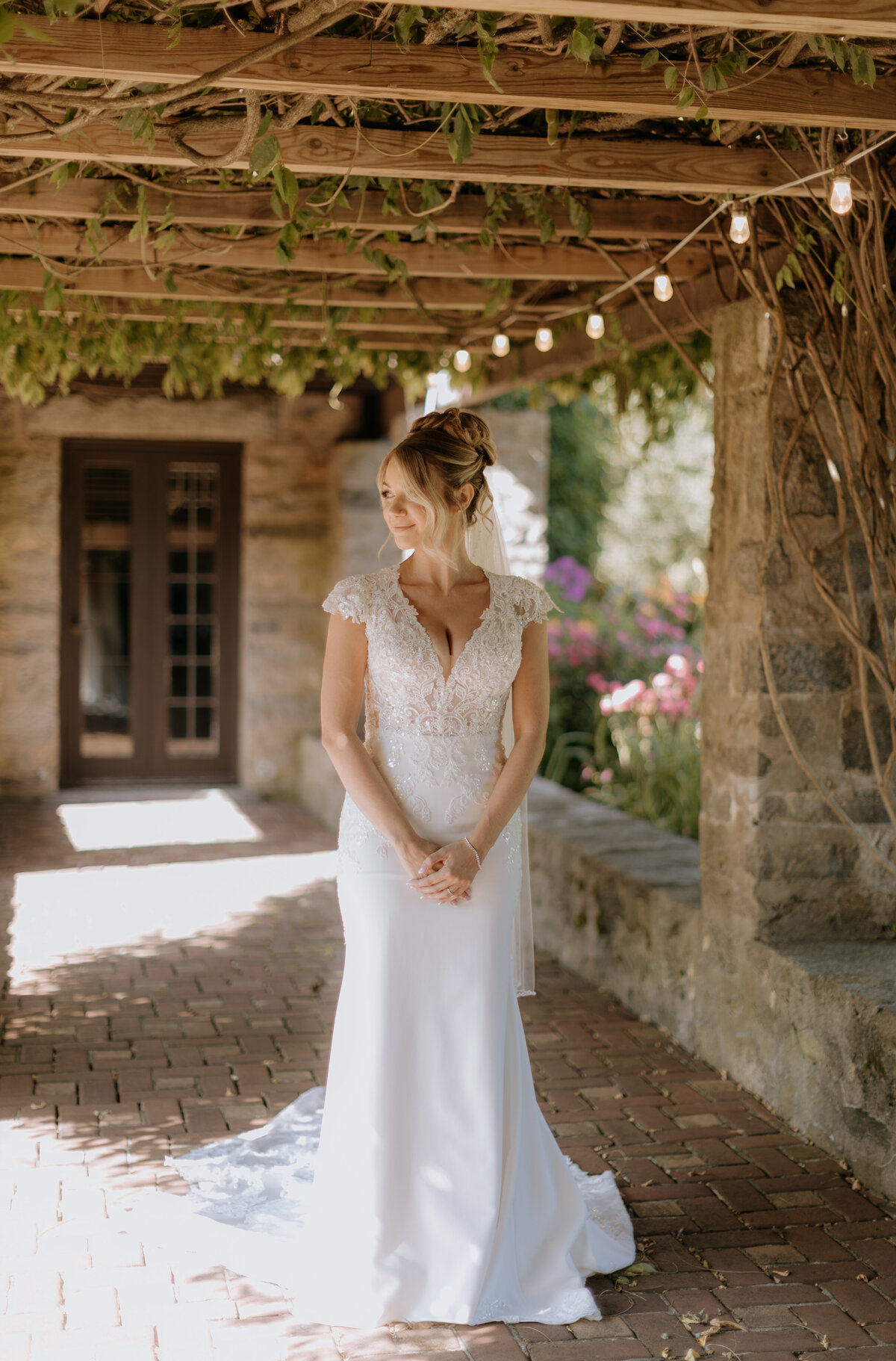 bride-getting-ready-before-first-look-saint-clements-castle