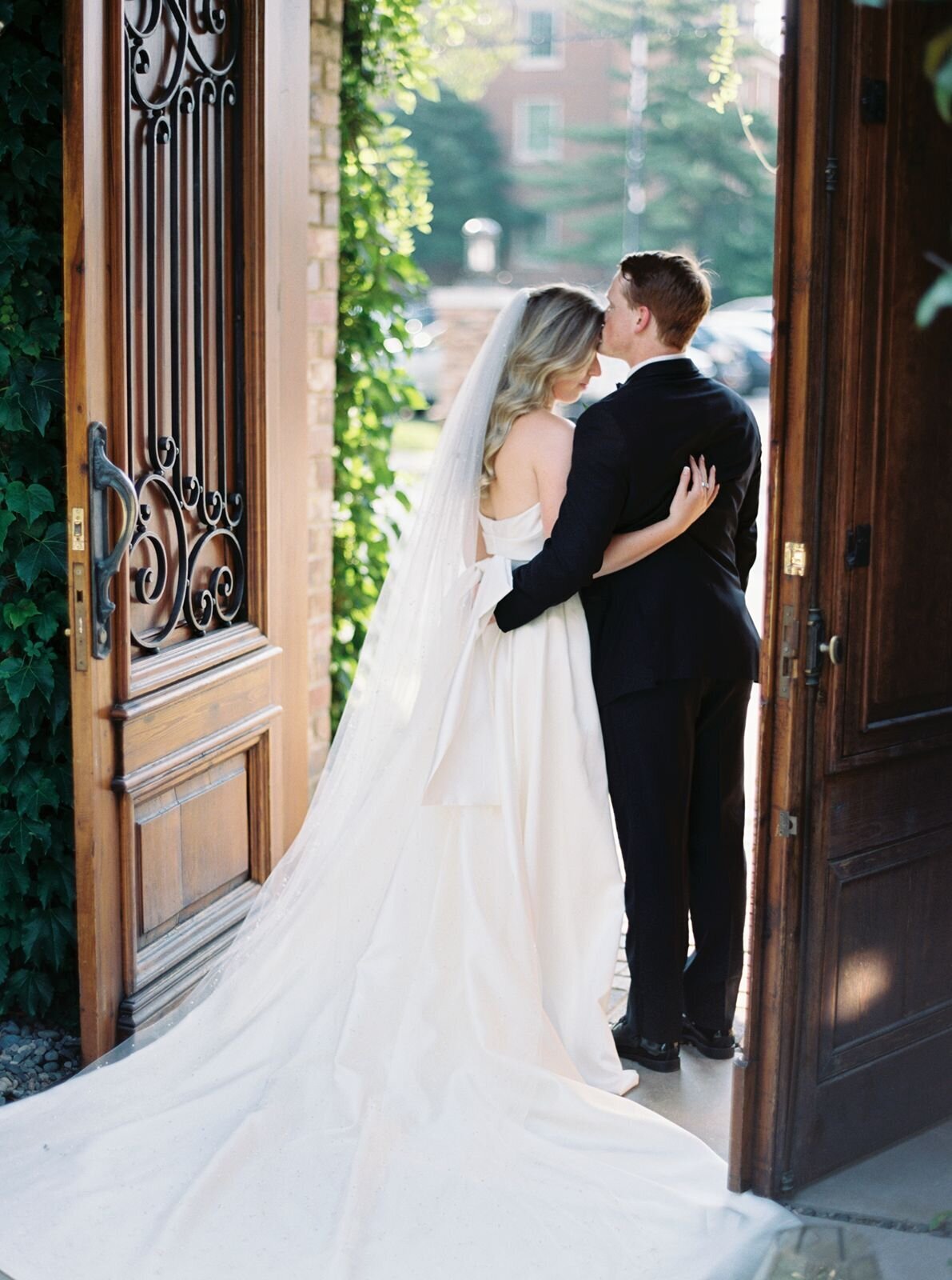 Apiary-Door-photo-Wedding-Lexington-Kentucky (12)