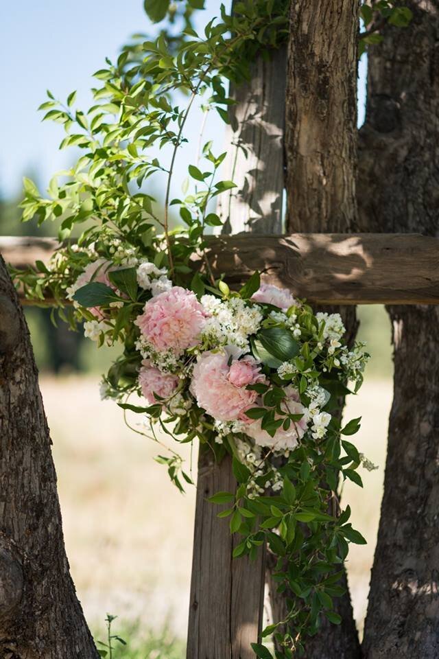 BeeHaven Flower Farm Bonners Ferry Idaho Floral Florals Classes Workshops Farm Stand Fresh Cut Flower Bouquets All Occasion Flowers Weddings Events Wedding Funeral Sympathy Grower Growing Farmer 7