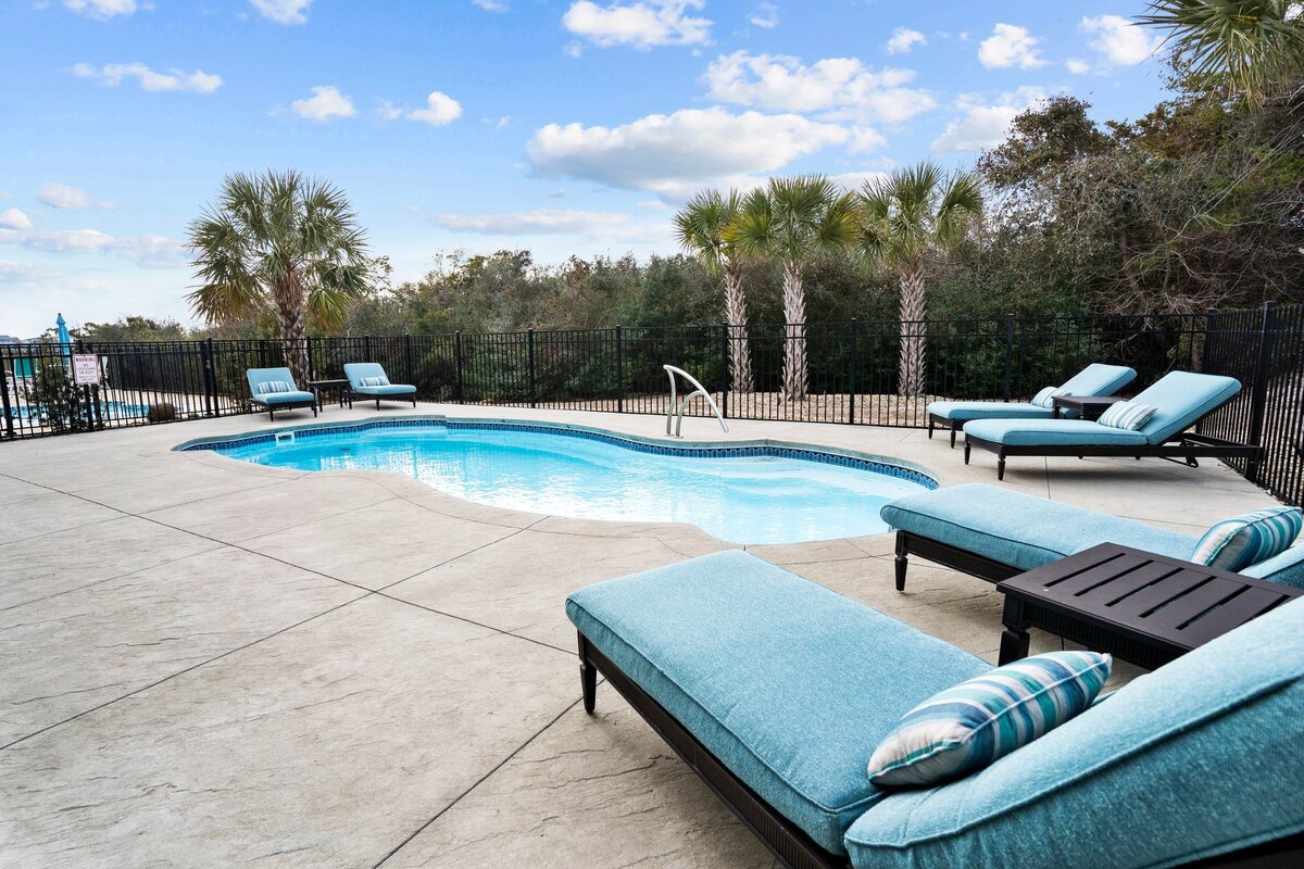 Luxury-Beach-Rentals-Holden-Beach-NC-pool-11