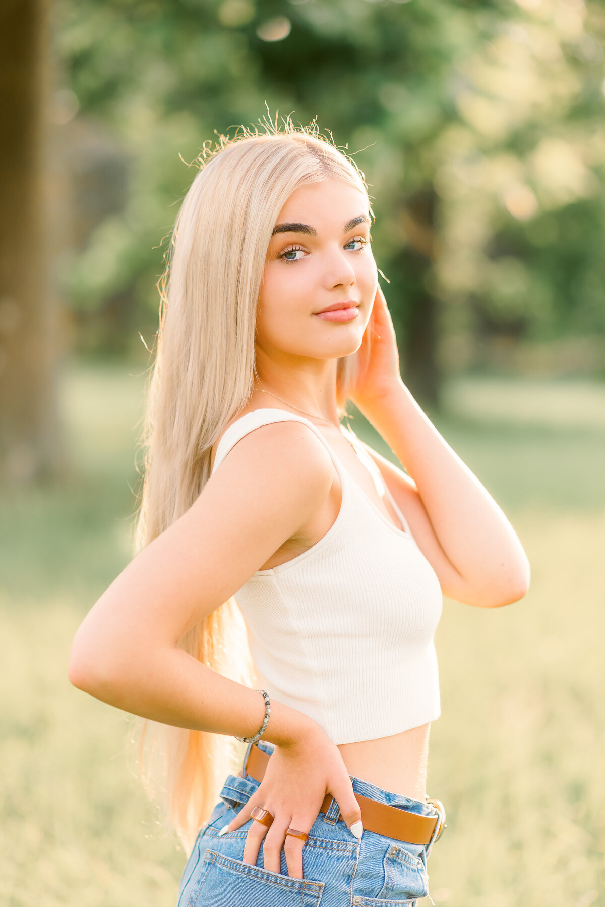 bright-and-airy-senior-photographer