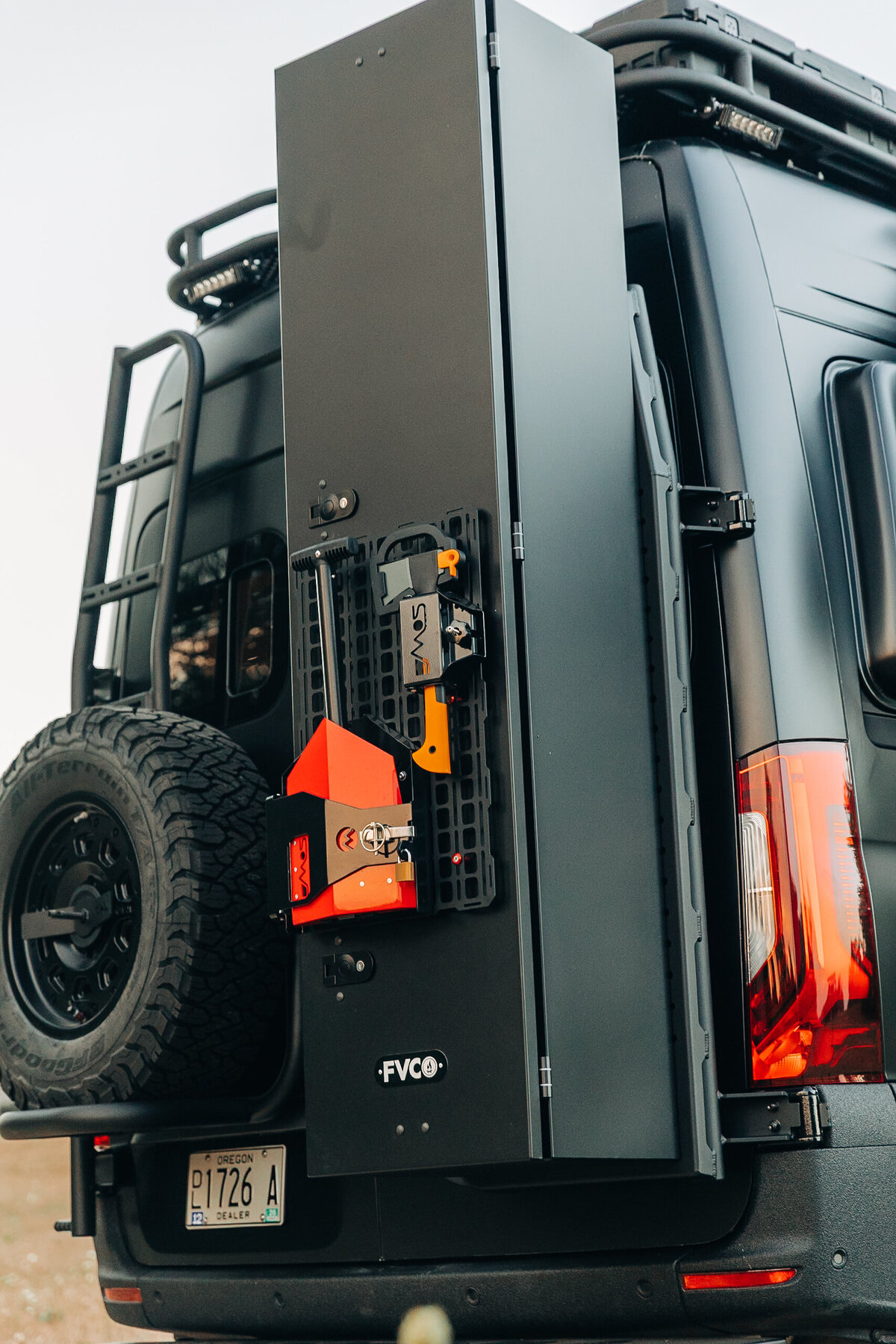 5_WooleyBugger250829_BMV_SlowFastcreative_1983