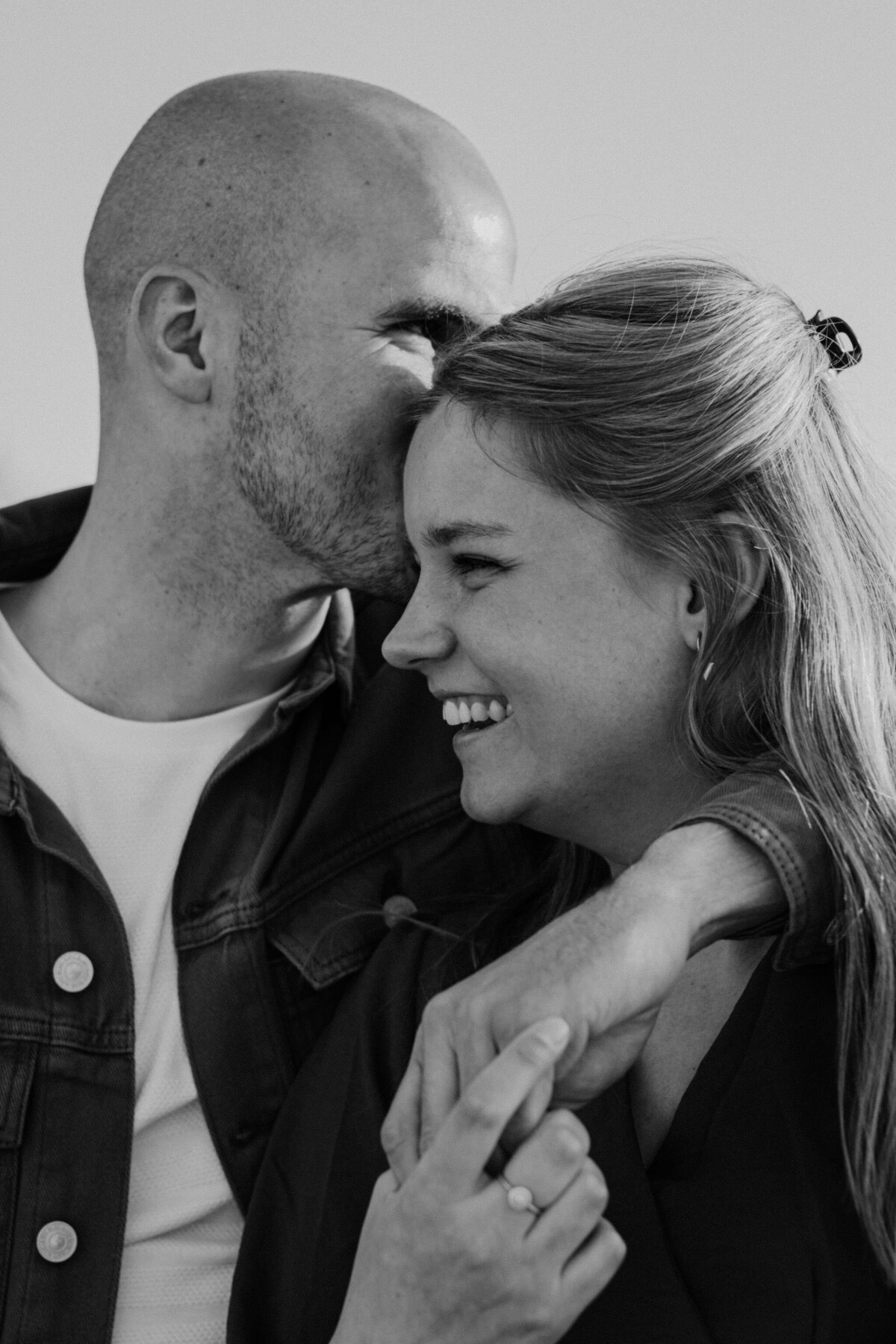 Sven & Ismay tijdens de loveshoot in Drenthe