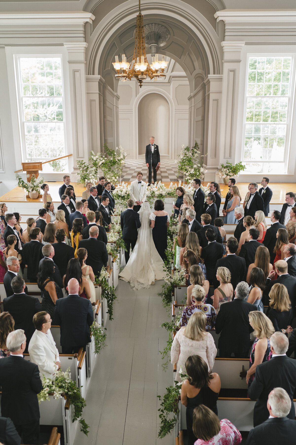 Marthas-vineyard-wedding-planner-kg-events-design-luxury-destination-weddings-private-events-corporate-events-edgartown-ma-event-designer-outdoor-tented-wedding-reception-island-wedding-vogue-wedding-pohogonot-13