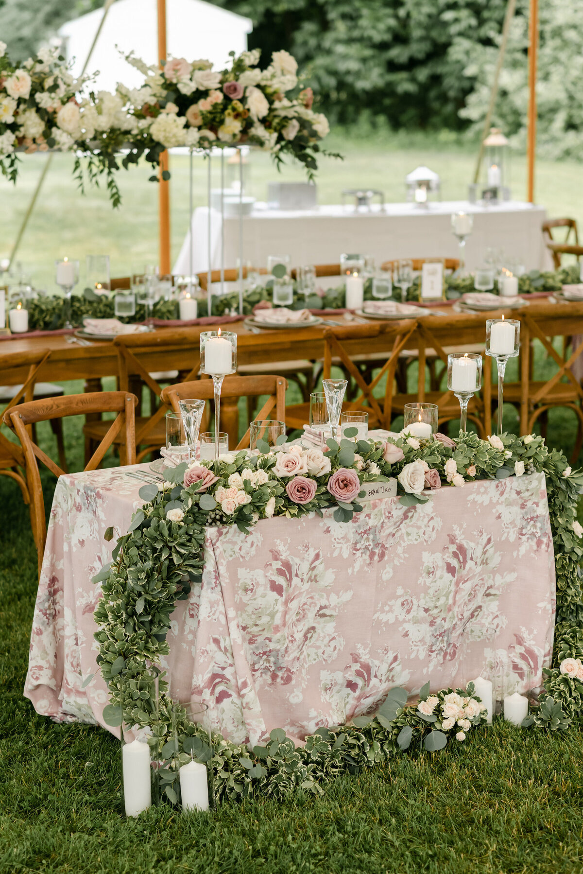 sweetheart-table-heritage-homestead-farm-wedding-enza-events