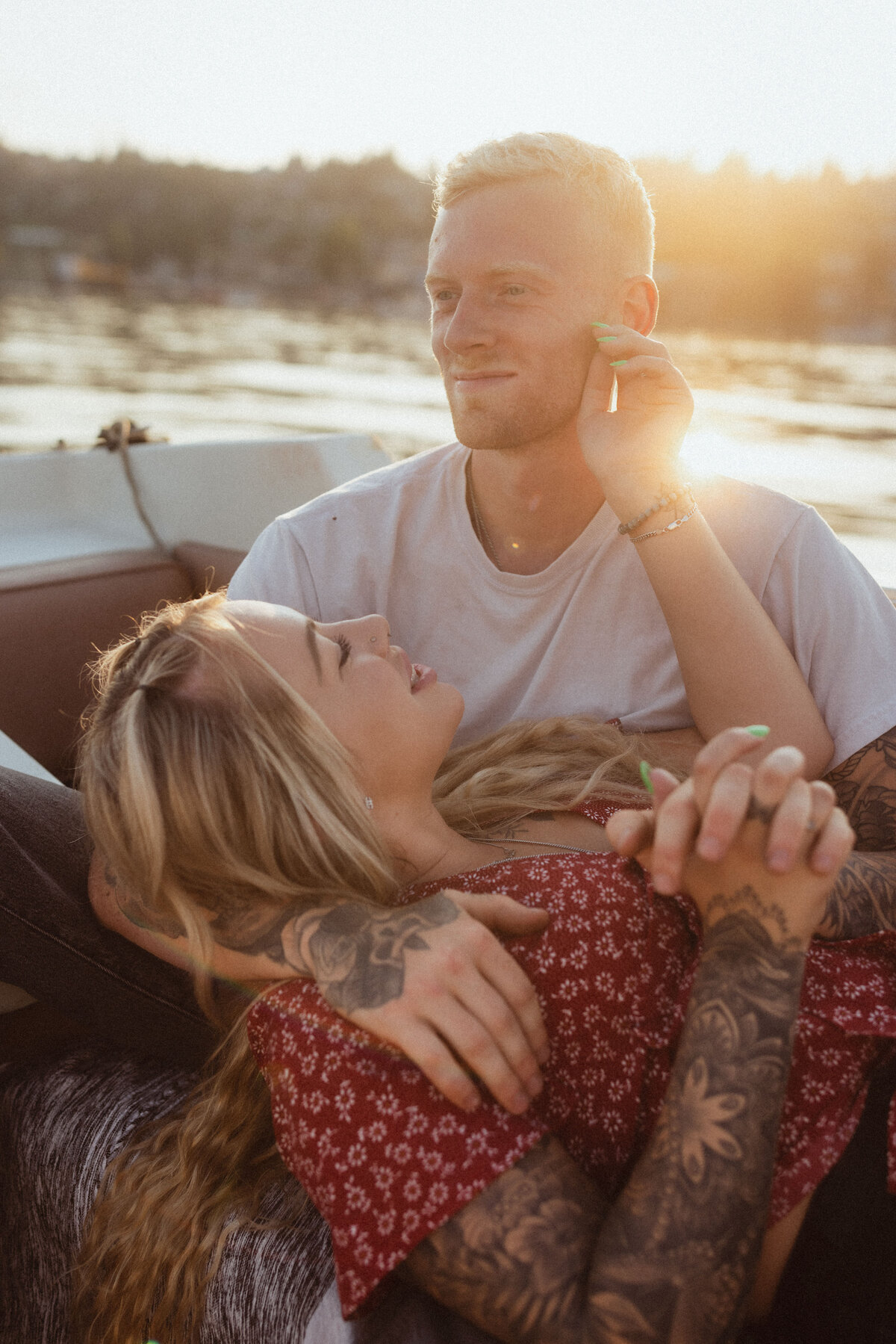 boat-couple-photoshoot-ideas-sunshine-coast-vancouver-lowres