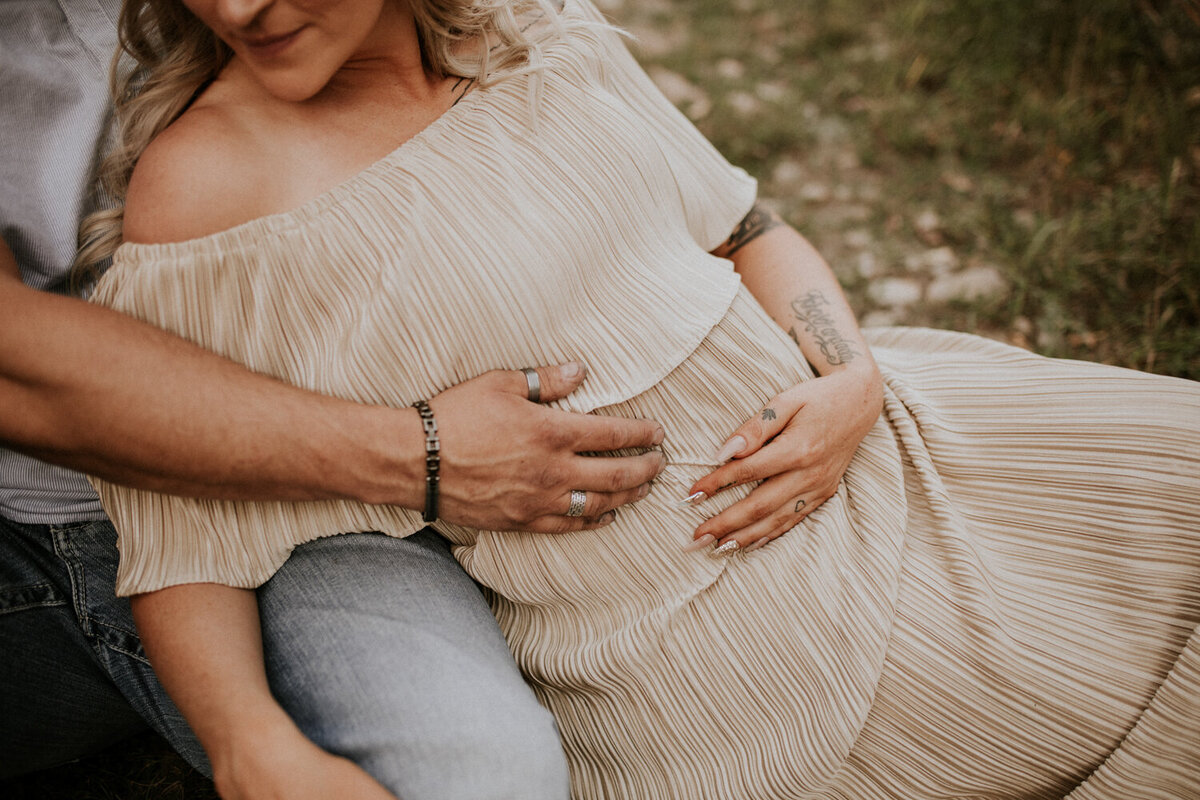 red-deer-central-alberta-newborn-maternity-photographer-30