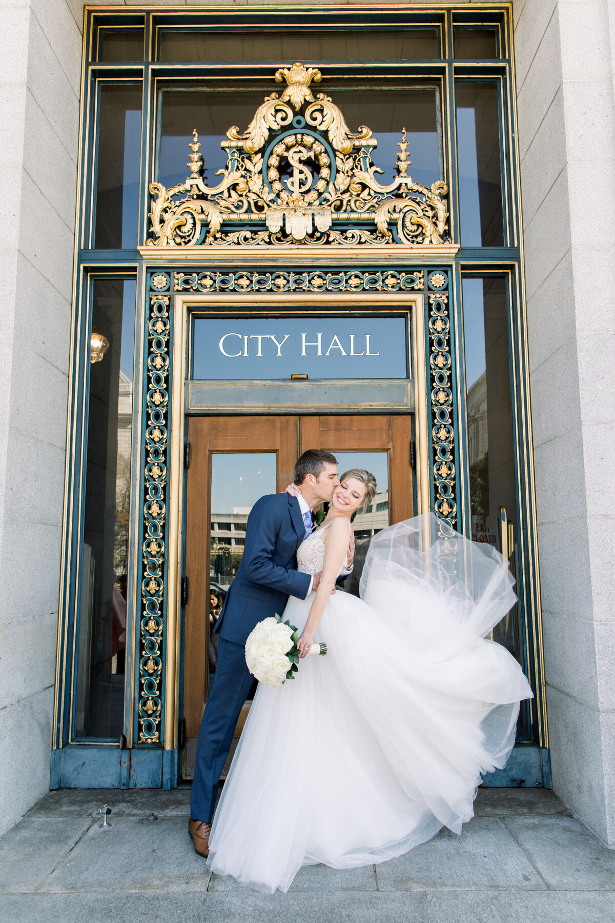 Best_San_Francisco_City_Hall_Wedding_photographer-020