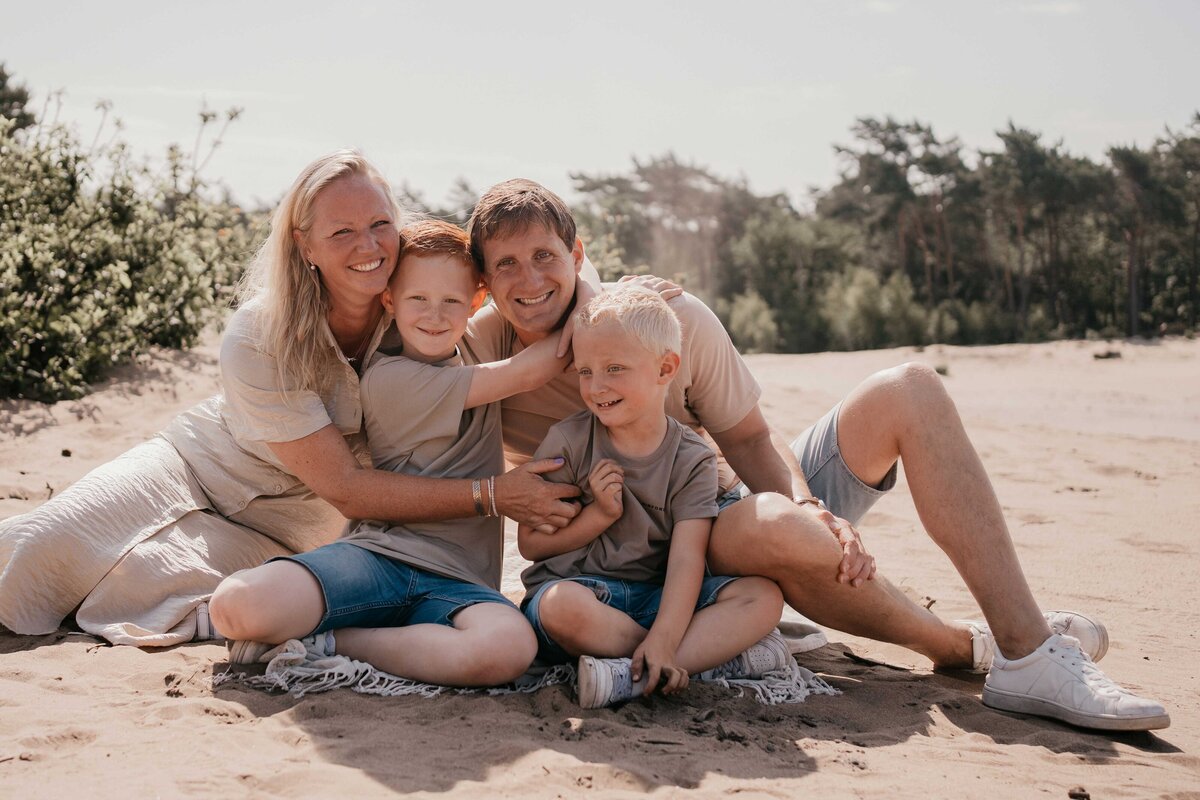 liefdevolle-gezinsfotografie-laren-duinen-leukfotografie (71 van 114)