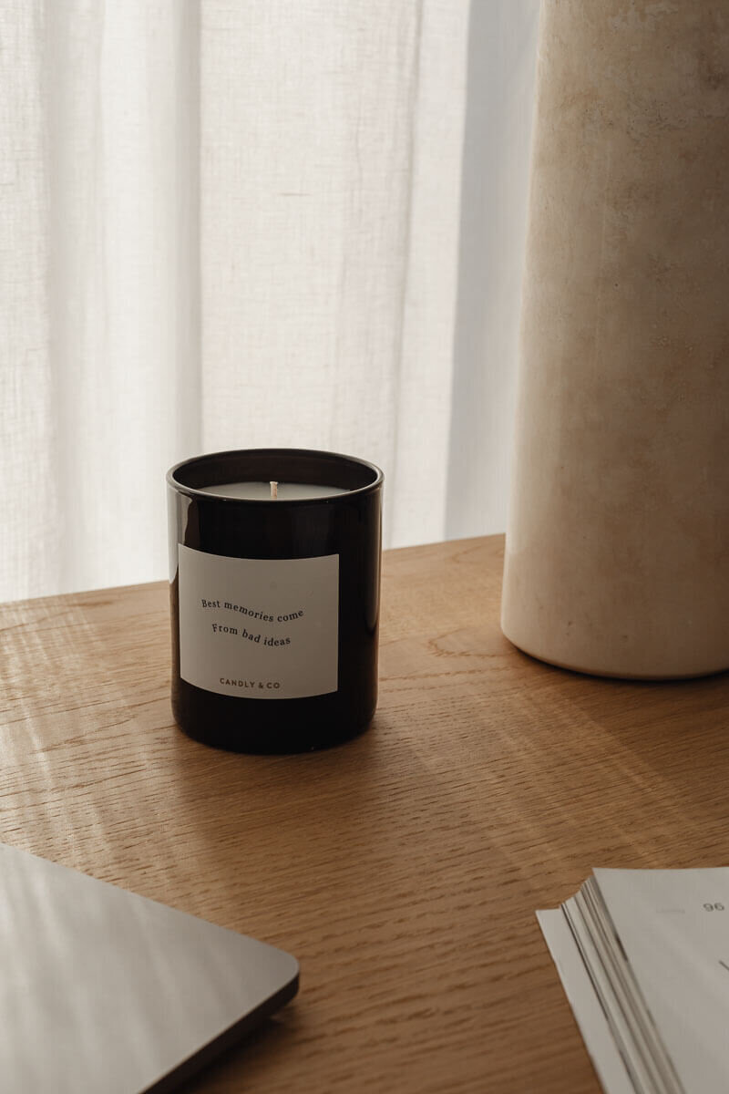 kaboompics_travertine-lamp-candle-magazine-29142