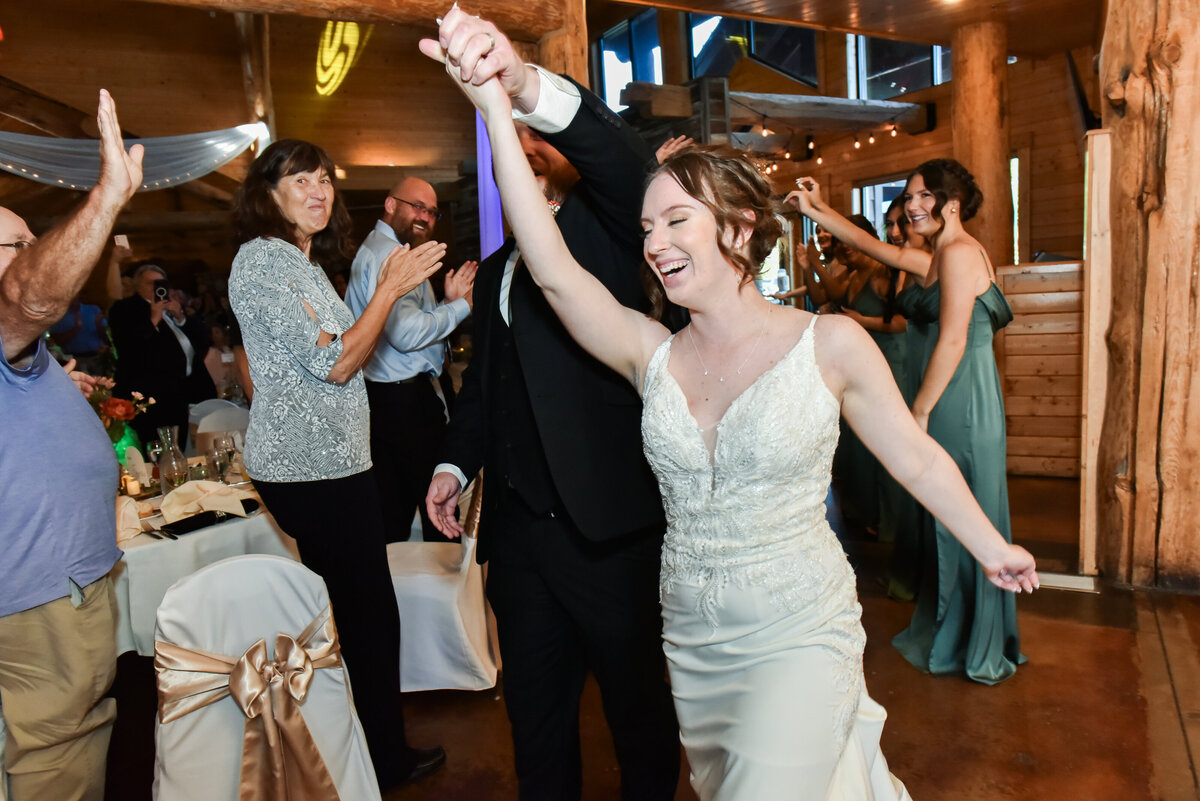 4306-Wedding at The Grands at Mulligans in Sartell Minnesota- Wedding Photographer Nicole Hollenkamp