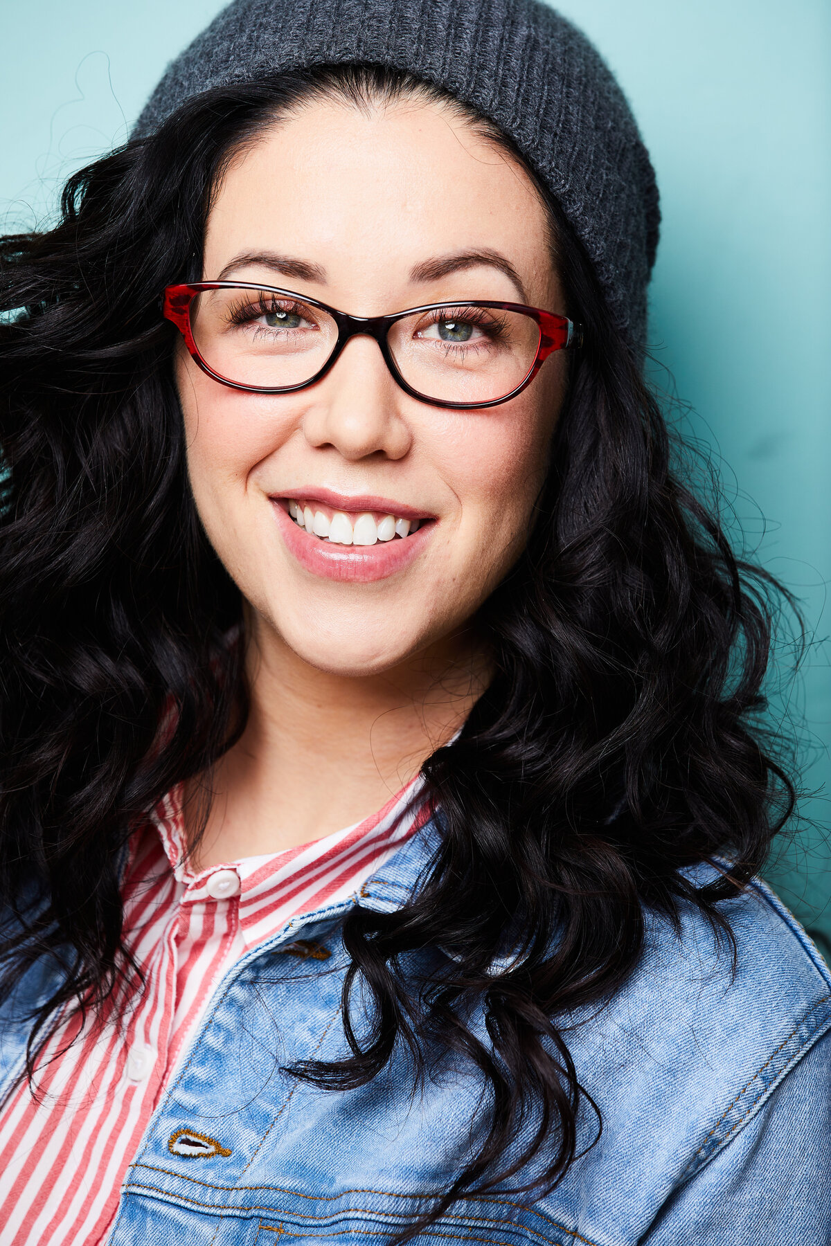 Kristyn-Evelyn-Glasses-Actress