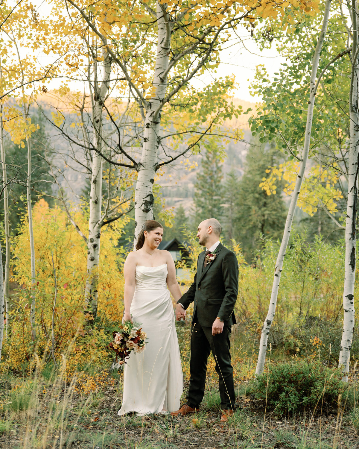 freestone_inn_mazama_washington_fall_wedding_photographer_13