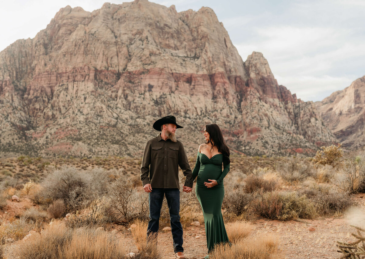 las-vegas-couples-maternity-redrock